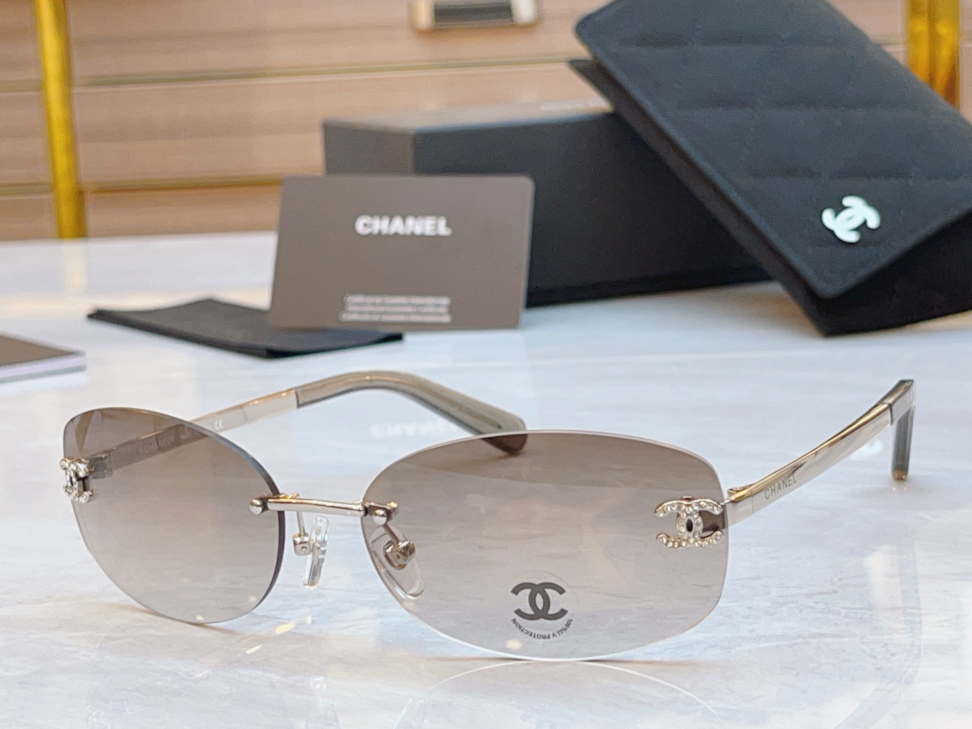 ，【CHAN*】香奈*儿新款太阳镜，
MODEL：CH71559，SIZE：62口16-145