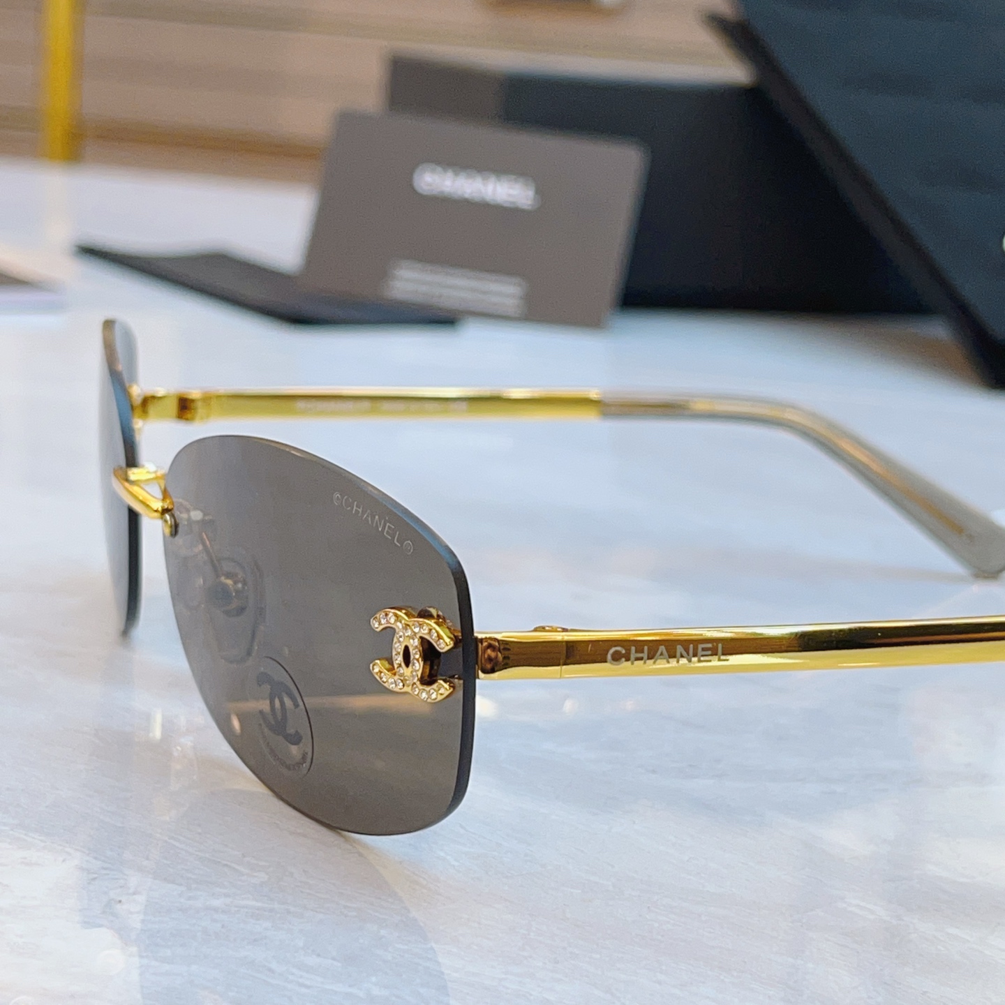 ，【CHAN*】香奈*儿新款太阳镜，
MODEL：CH71559，SIZE：62口16-145