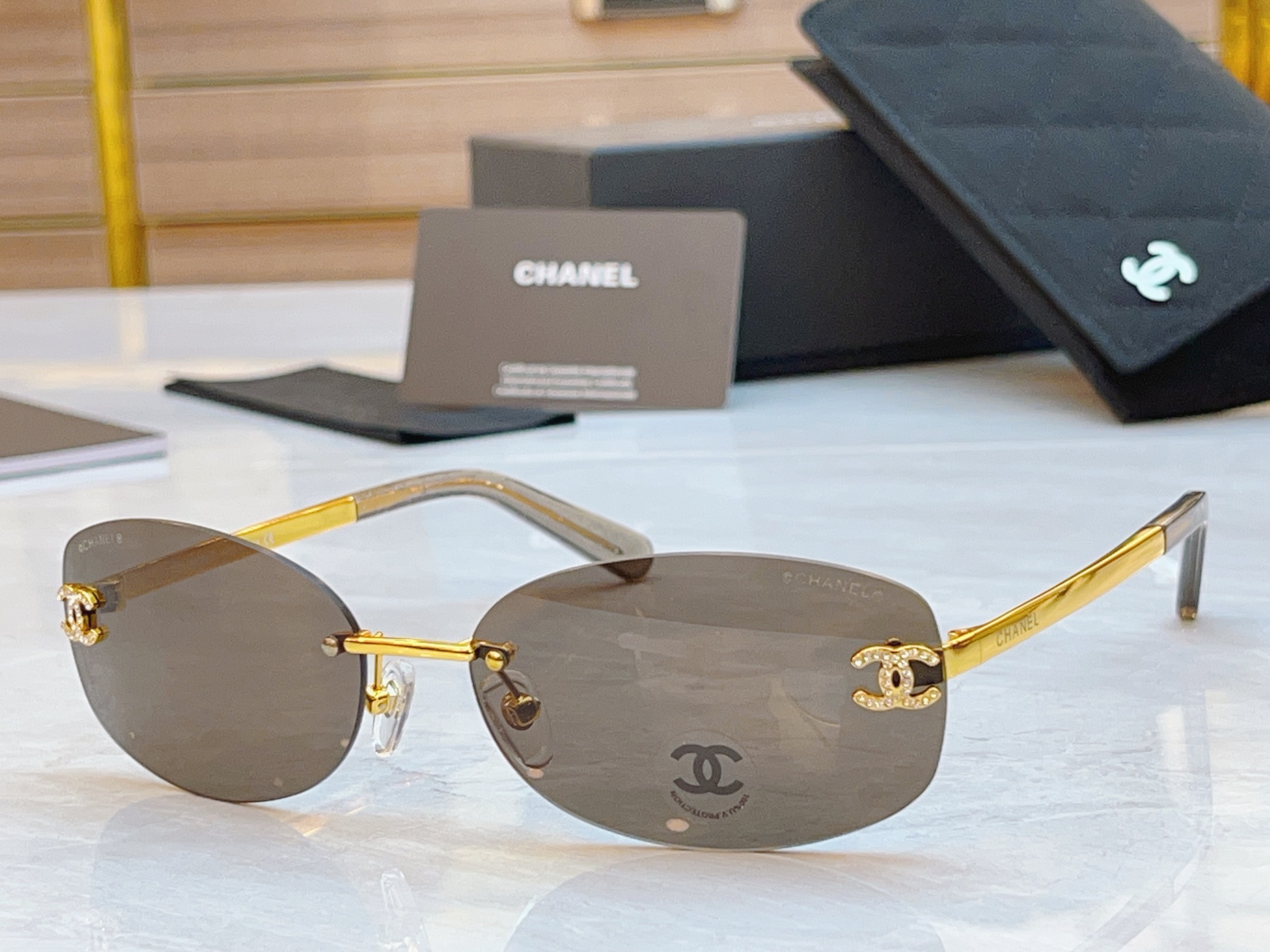 ，【CHAN*】香奈*儿新款太阳镜，
MODEL：CH71559，SIZE：62口16-145