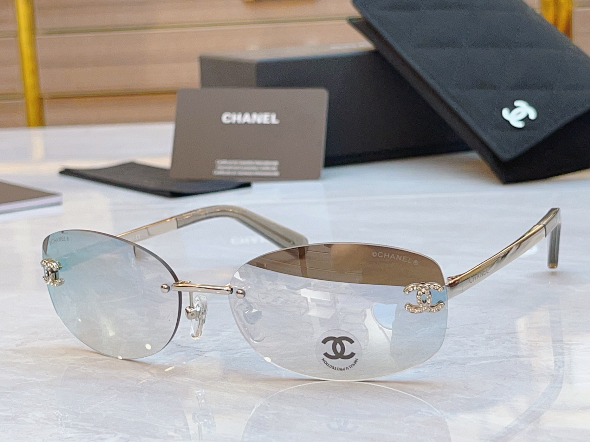 ，【CHAN*】香奈*儿新款太阳镜，
MODEL：CH71559，SIZE：62口16-145