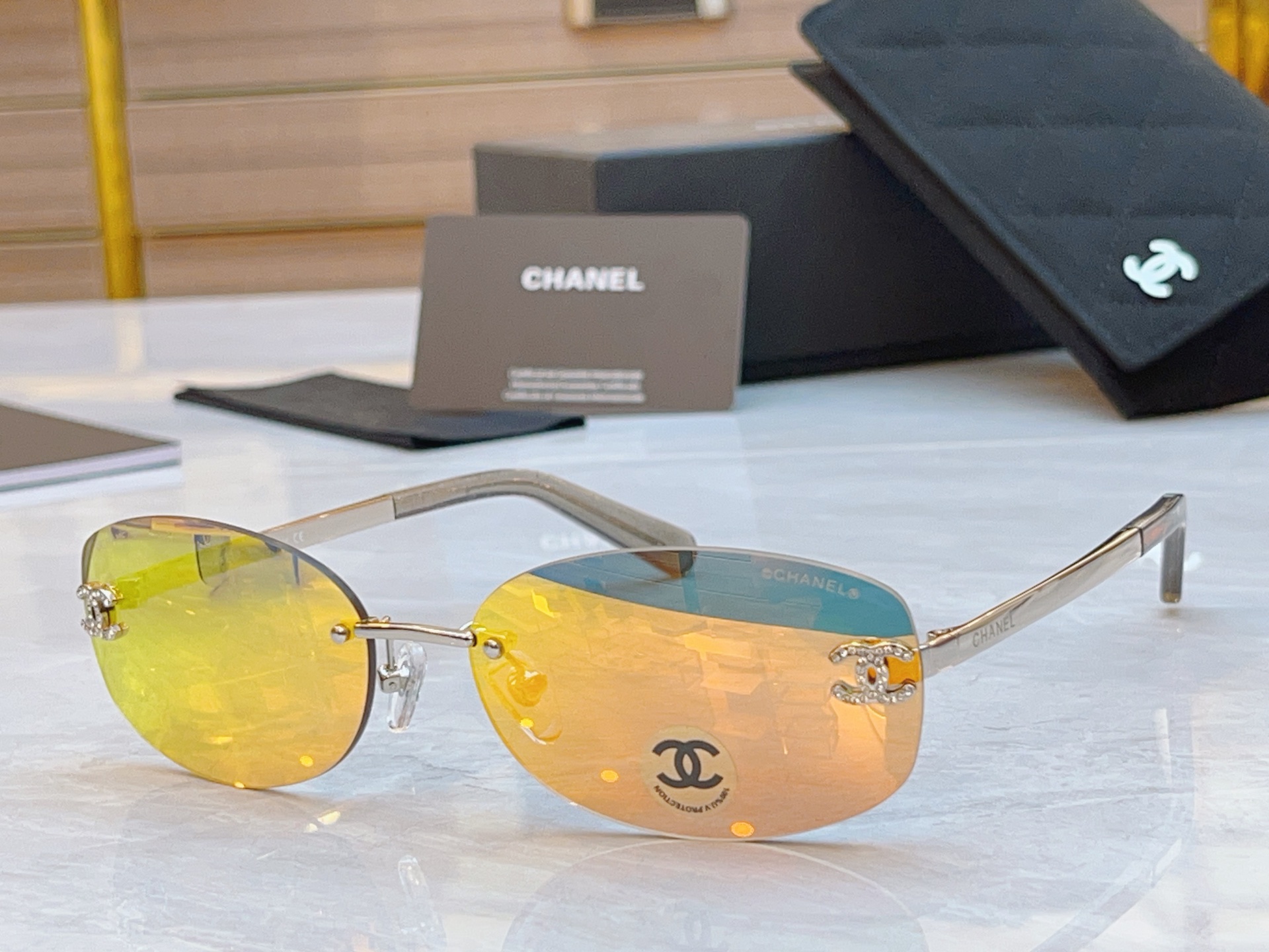 ，【CHAN*】香奈*儿新款太阳镜，
MODEL：CH71559，SIZE：62口16-145