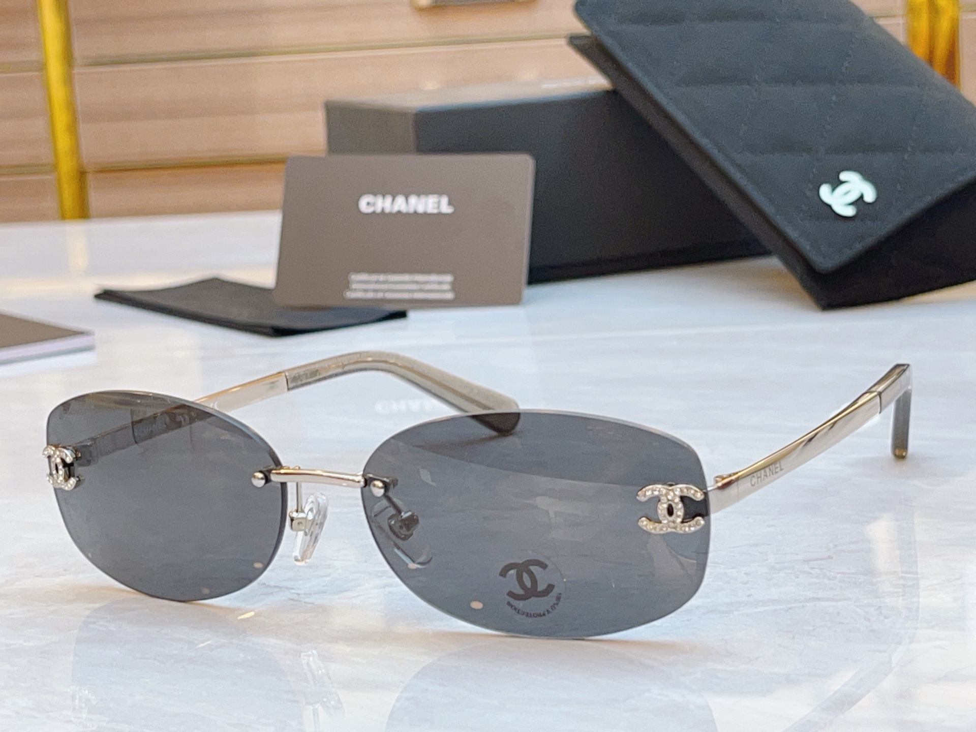 ，【CHAN*】香奈*儿新款太阳镜，
MODEL：CH71559，SIZE：62口16-145