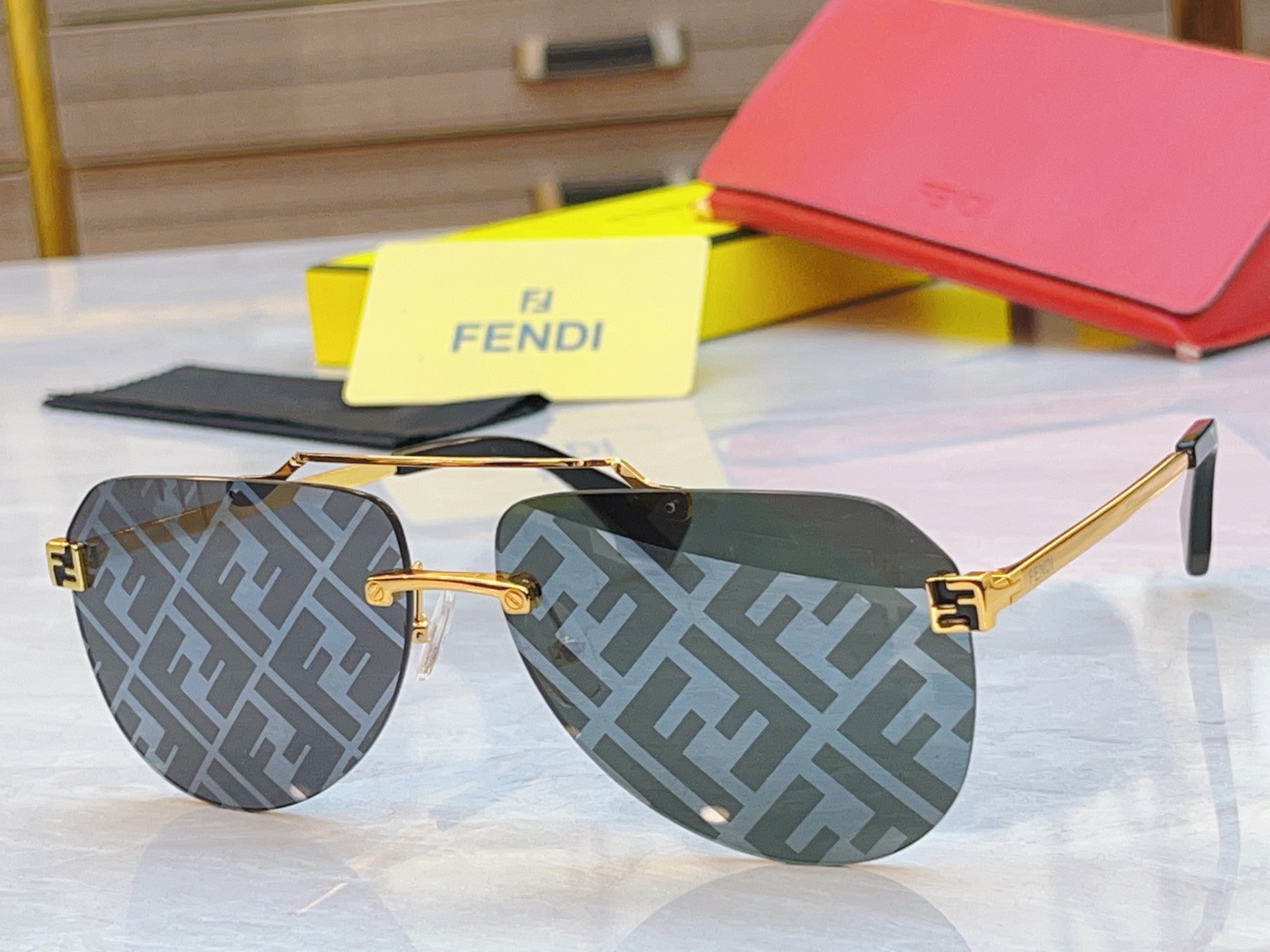 NO:374010,,【FEN*】Fen*Di new sunglasses, MODELFE40115U, SIZE63 14-145 glasses, sunglasses, glasses, fendi19860909,【FEN*】芬*迪新款太阳镜, MODELFE40115U,SIZE63口14-145眼镜墨镜太阳镜,眼镜,fendi,glasses
