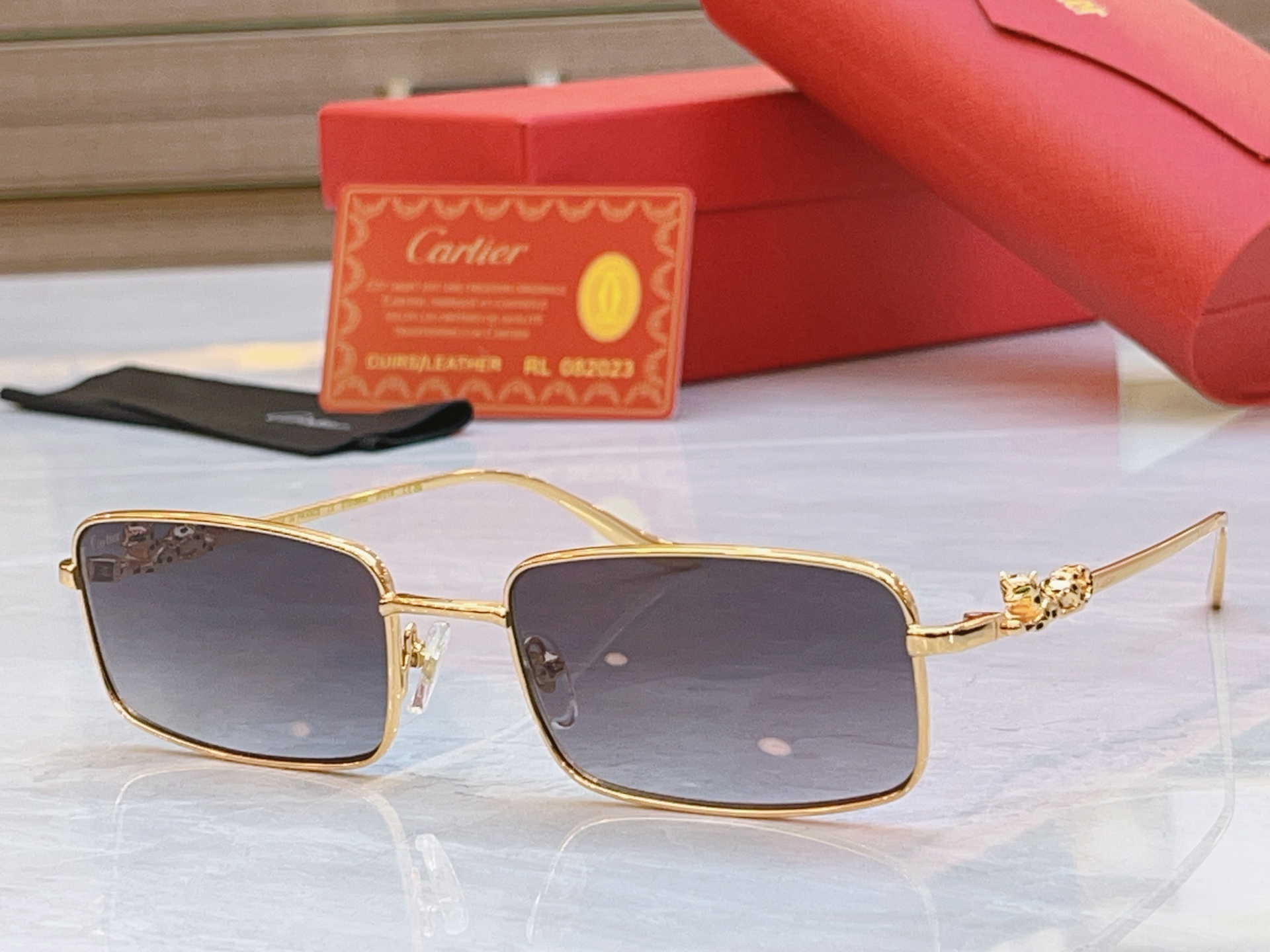 太阳 变色，【CARTIE*】卡地*亚新款太阳镜，CT01590O，size 56口19-142