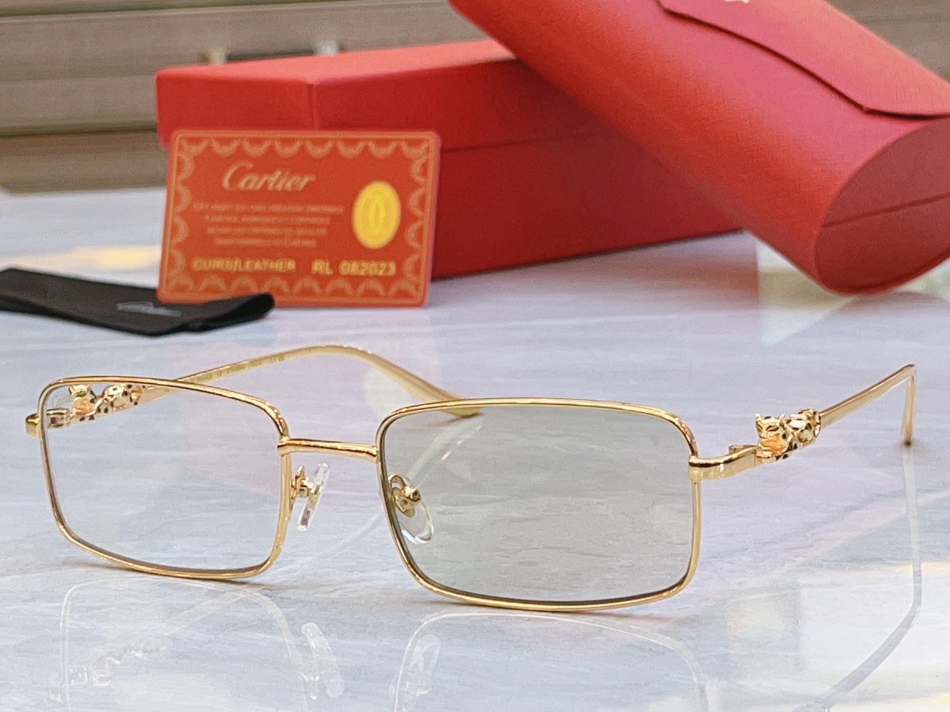 太阳 变色，【CARTIE*】卡地*亚新款太阳镜，CT01590O，size 56口19-142