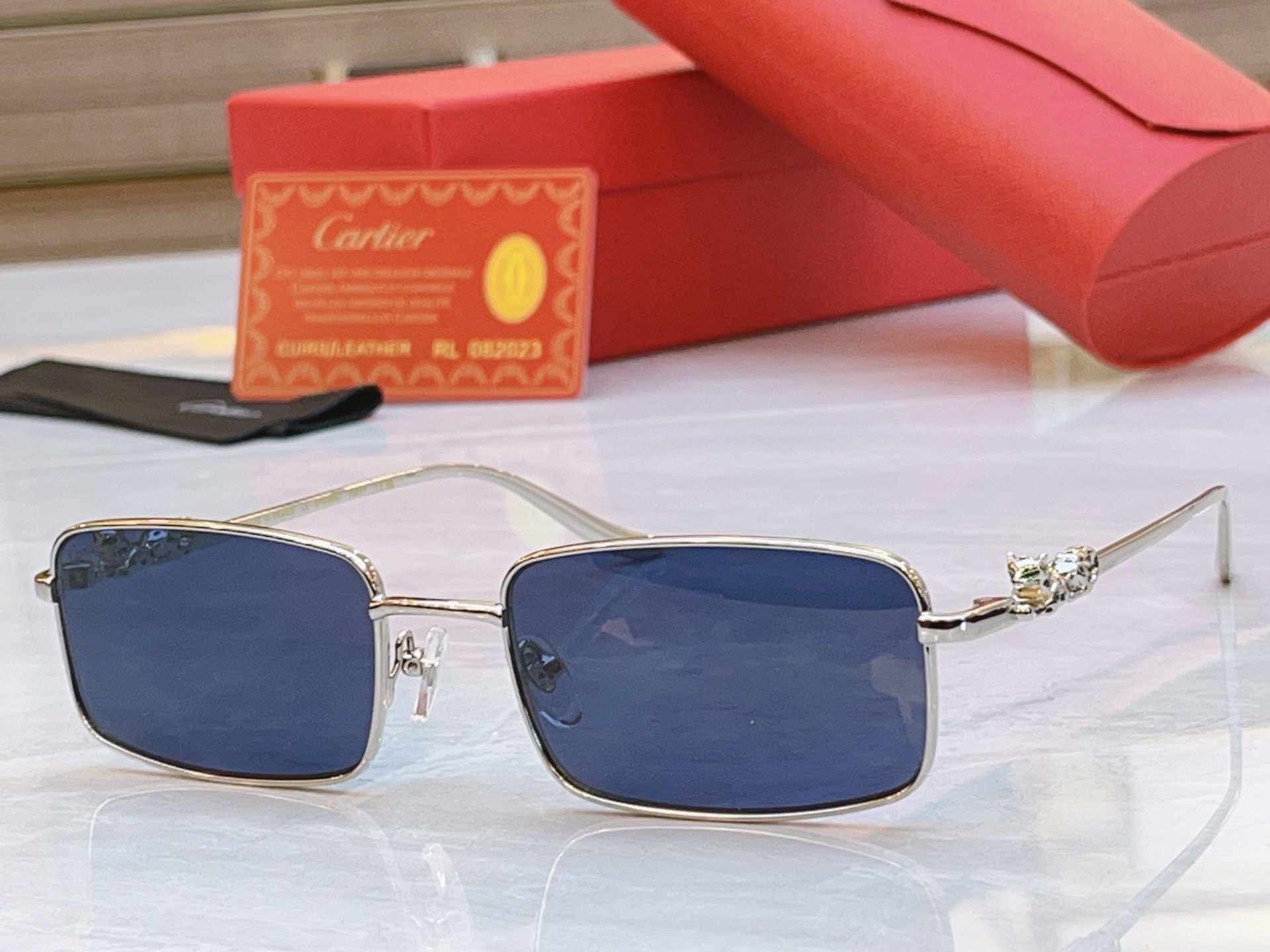 太阳 变色，【CARTIE*】卡地*亚新款太阳镜，CT01590O，size 56口19-142