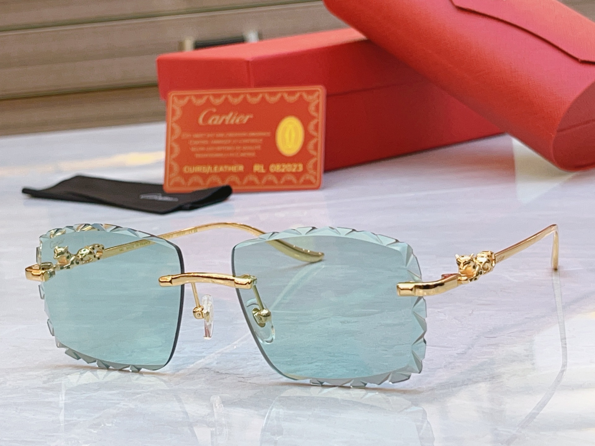 太阳 变色，【CARTIE*】卡地*亚新款太阳镜，CT01591O，size 57口17-142