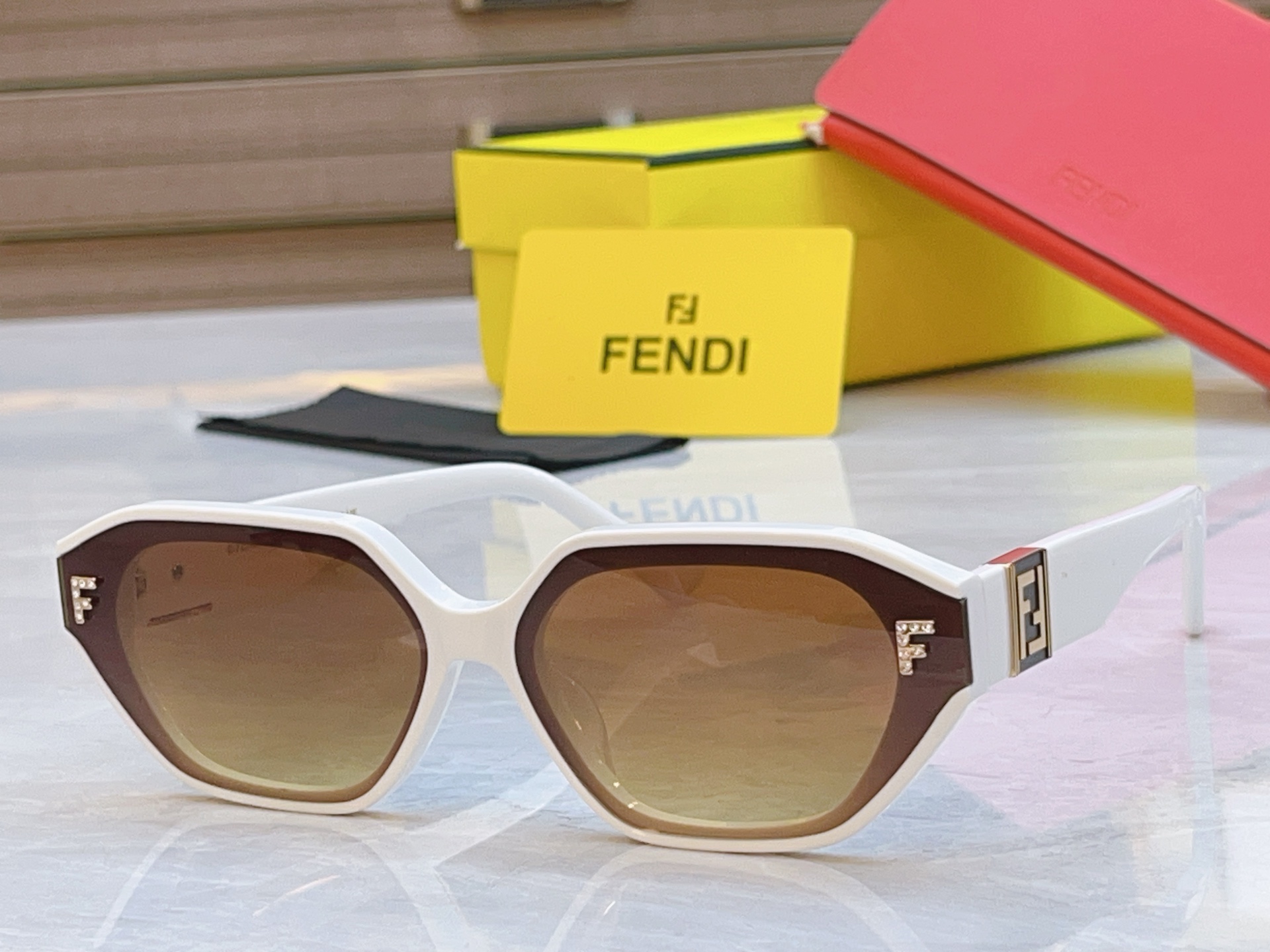 NO:374030,,【FEN*】Fendi new sunglasses, MODELM2150/F/S, SIZE66 14-145 glasses, sunglasses, sunglasses, glasses, fendi19860909,【FEN*】芬*迪新款太阳镜, MODELM2150/F/S,SIZE66口14-145眼镜墨镜太阳镜,眼镜,fendi,glasses