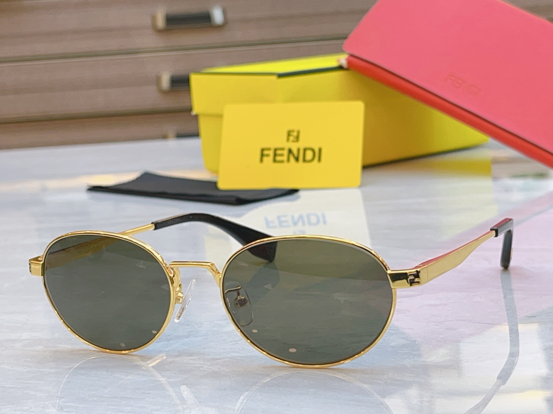 NO:374034,,【FEN*】Fen*Di new sunglasses, MODELFE40196U, SIZE54-hole 18-140 glasses sunglasses, glasses, fendi19860909,【FEN*】芬*迪新款太阳镜, MODELFE40196U,SIZE54口18-140眼镜墨镜太阳镜,眼镜,fendi,glasses
