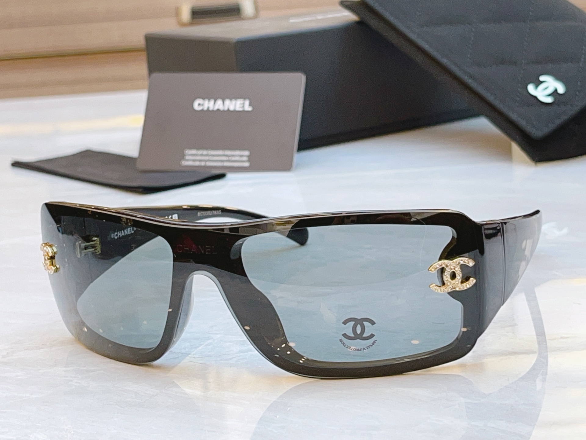 ，【CHAN*】香奈*儿新款太阳镜，
MODEL：5088-B，SIZE：120