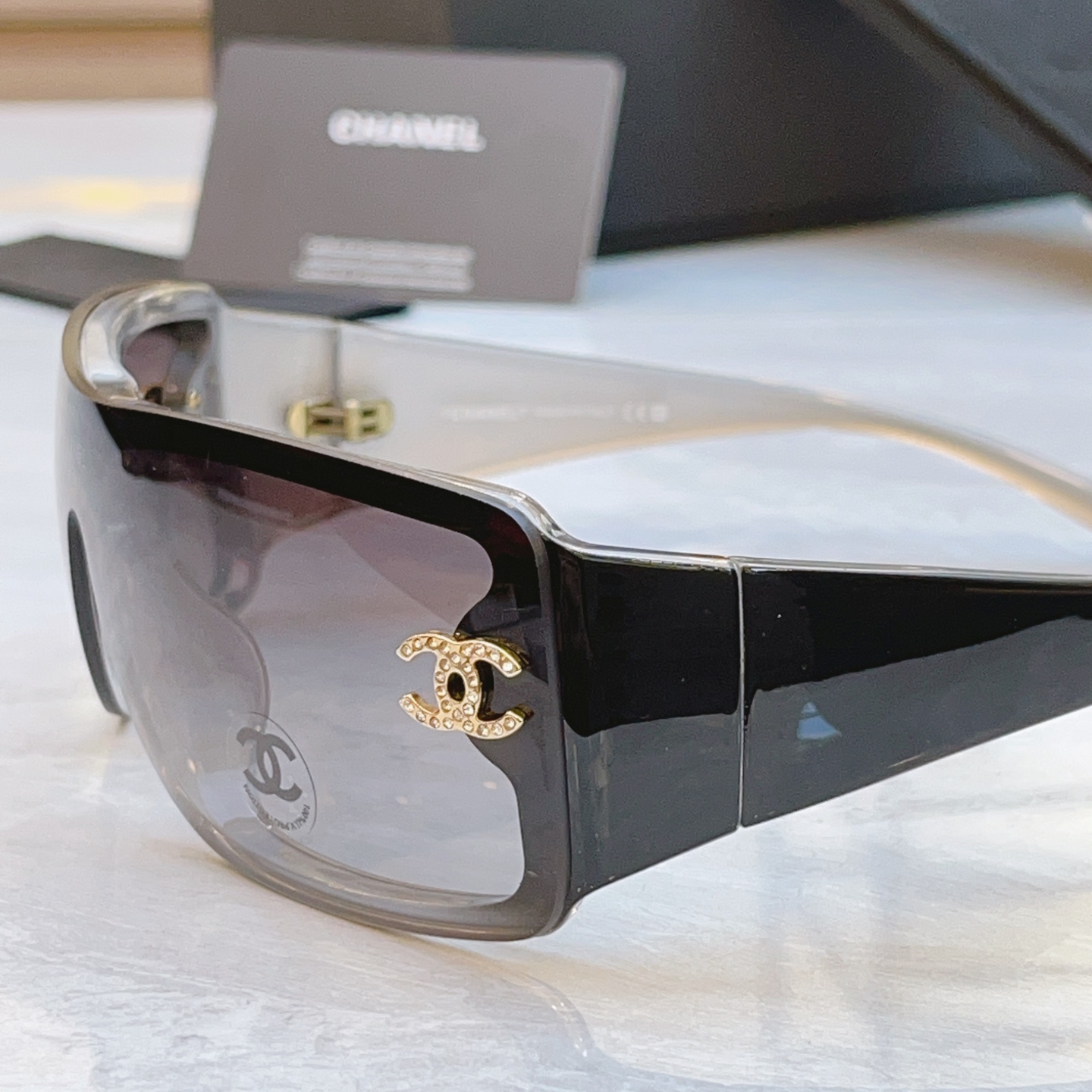 ，【CHAN*】香奈*儿新款太阳镜，
MODEL：5088-B，SIZE：120