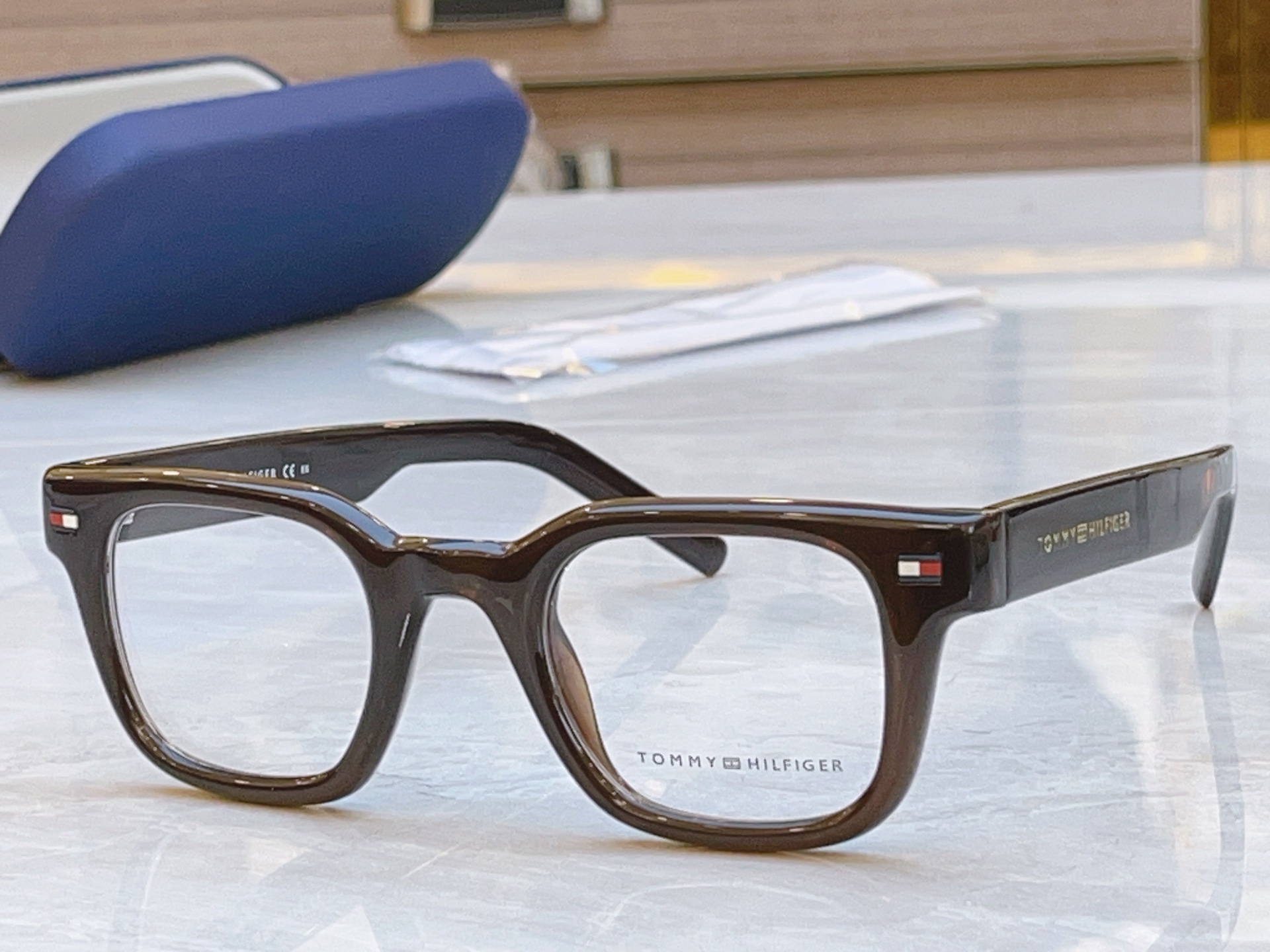 ，【TOMMY HILFIGE*】新款眼镜架
MODEL：TH2133，SIZE：46口25-145