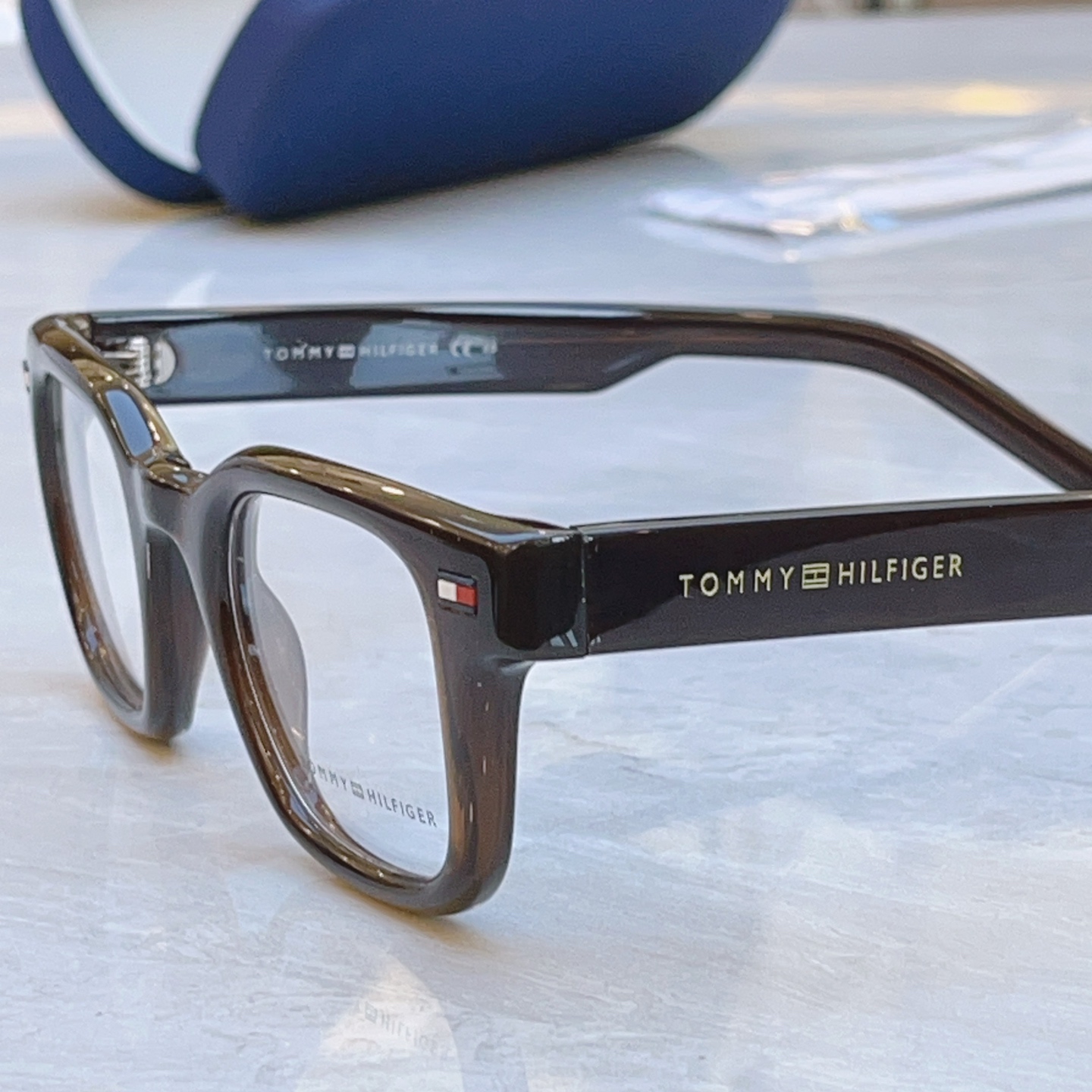 ，【TOMMY HILFIGE*】新款眼镜架
MODEL：TH2133，SIZE：46口25-145