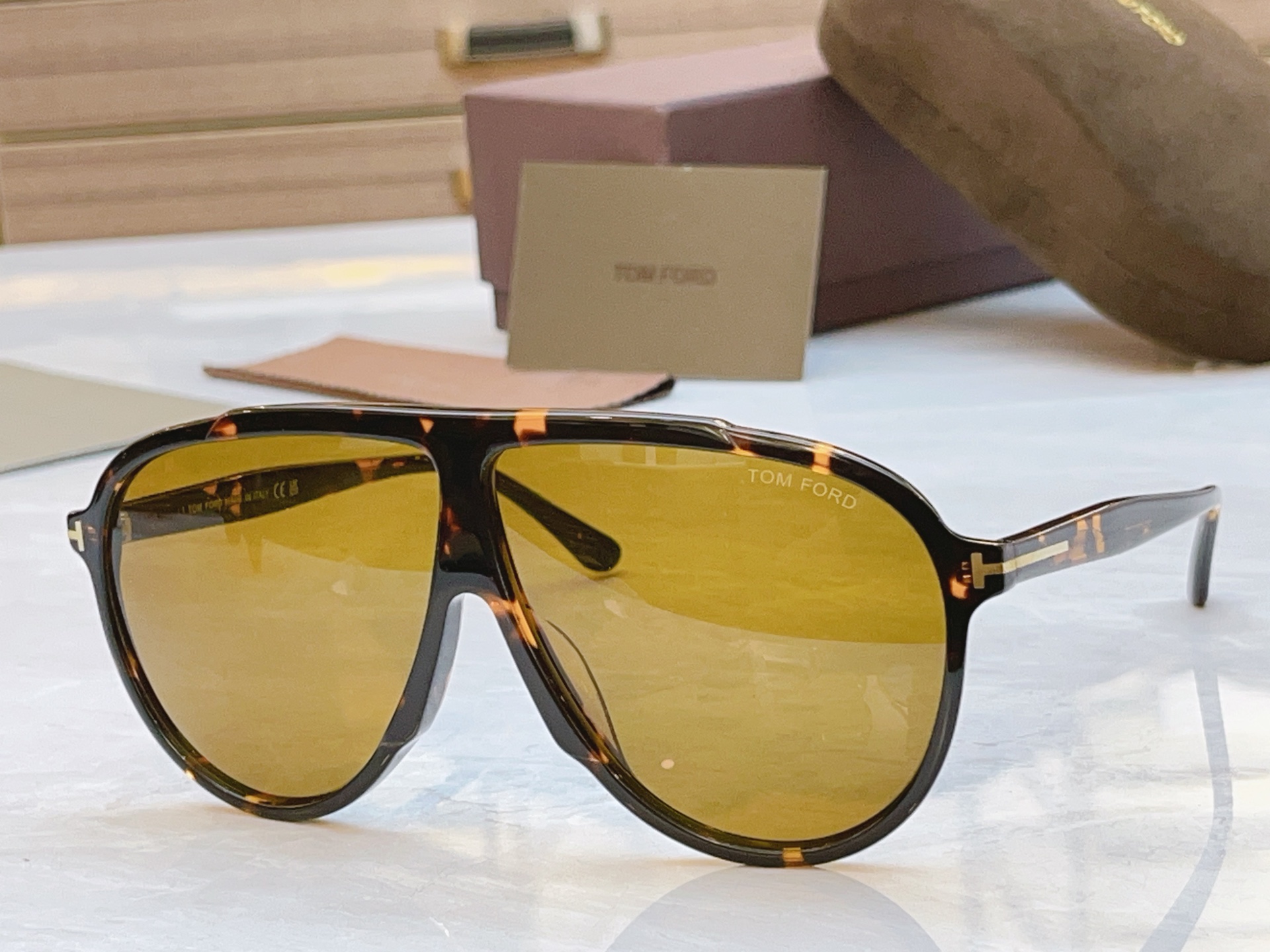 ，【TOM FOR*】汤姆*福特新款太阳镜🕶️，MODEL：FT1211，SIZE：65口5-140
