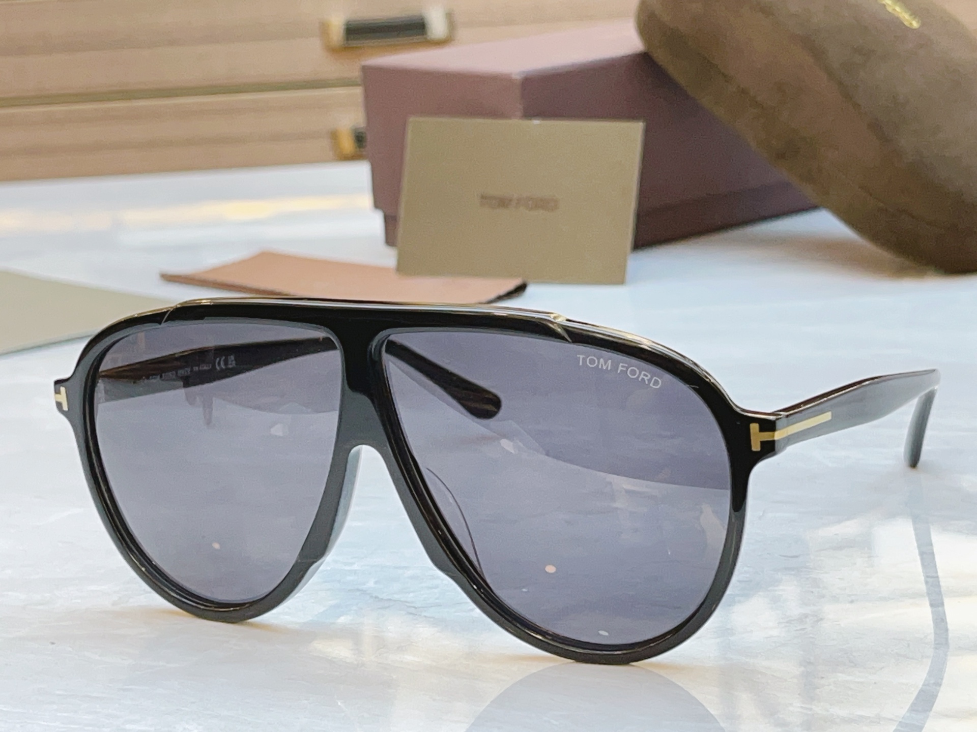 ，【TOM FOR*】汤姆*福特新款太阳镜🕶️，MODEL：FT1211，SIZE：65口5-140