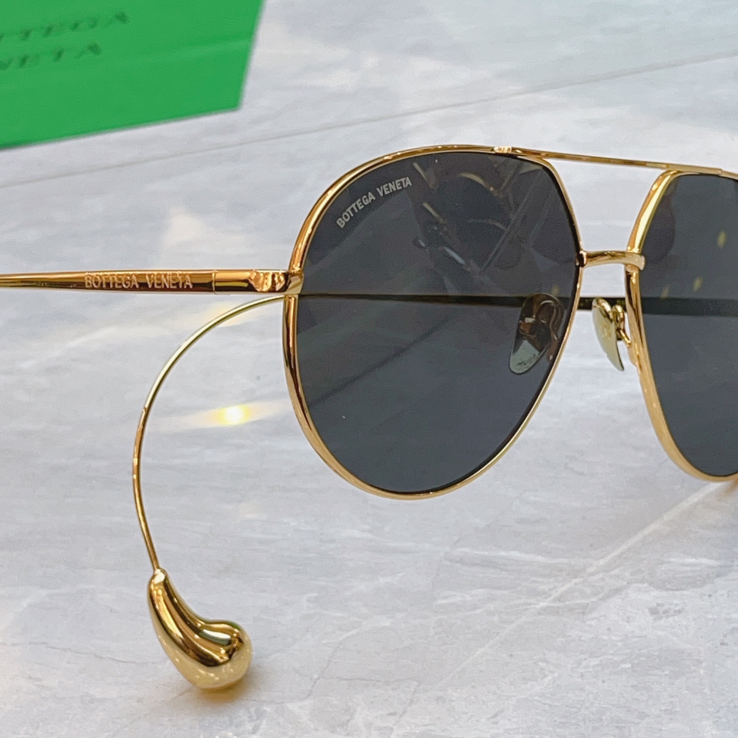 ，【BOTTEGA VENET*】宝缇*嘉新款太阳镜，MODEL：BV1701A，SIZE：58口14-