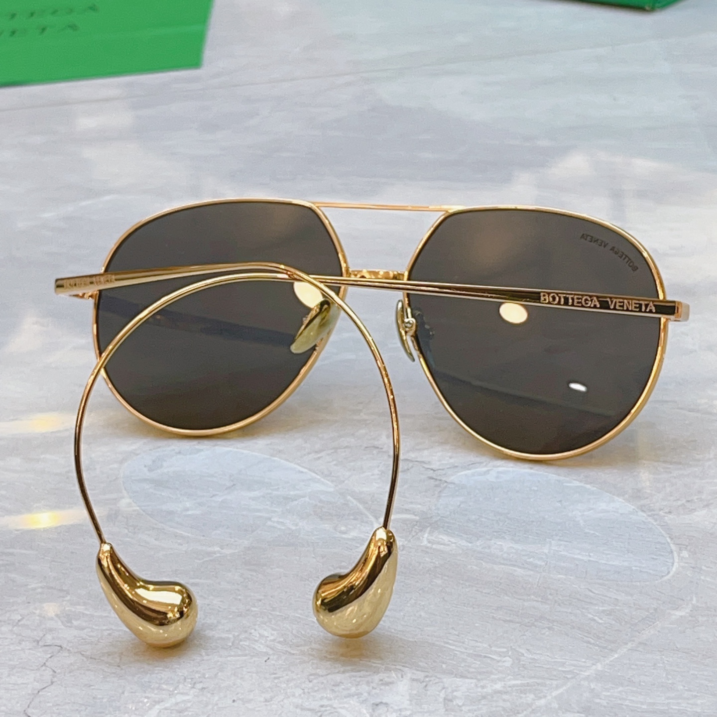 ，【BOTTEGA VENET*】宝缇*嘉新款太阳镜，MODEL：BV1701A，SIZE：58口14-