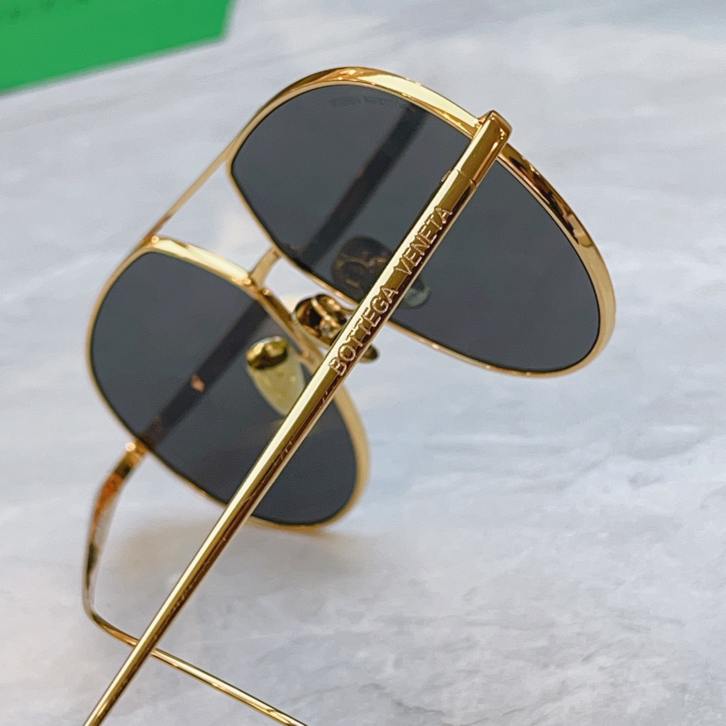 ，【BOTTEGA VENET*】宝缇*嘉新款太阳镜，MODEL：BV1701A，SIZE：58口14-