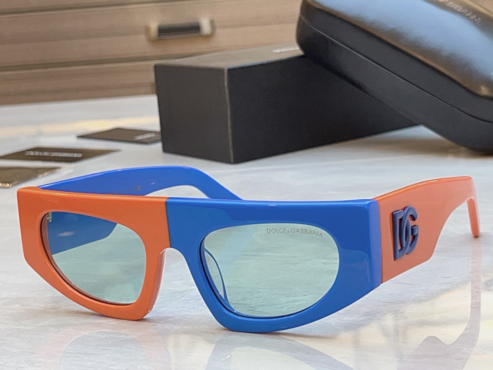 ，【DOLCE & GABBAN*】D*G新款太阳镜，MODEL：DX4004，SIZE：52口21-1