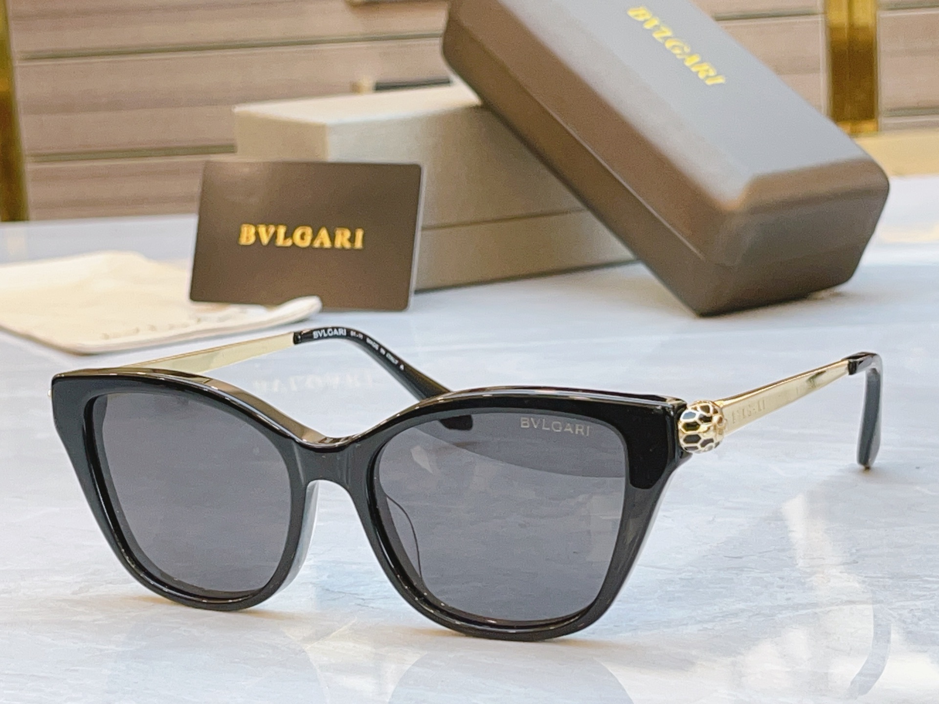 ，【BVLGA*】宝格*丽新款太阳镜，MODEL：BV 50055I，SIZE：51口16-140