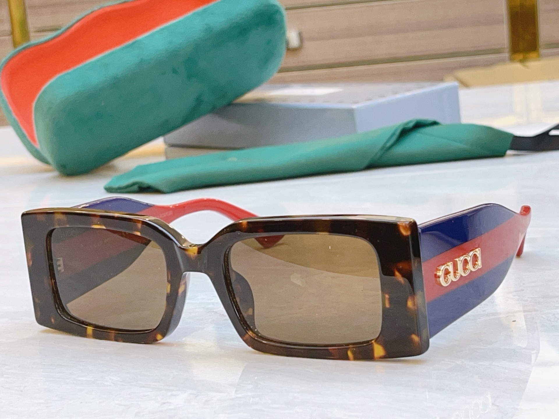 ，【GUCC*】古*驰新款太阳镜，GG1860S，SIZE:53口22-145