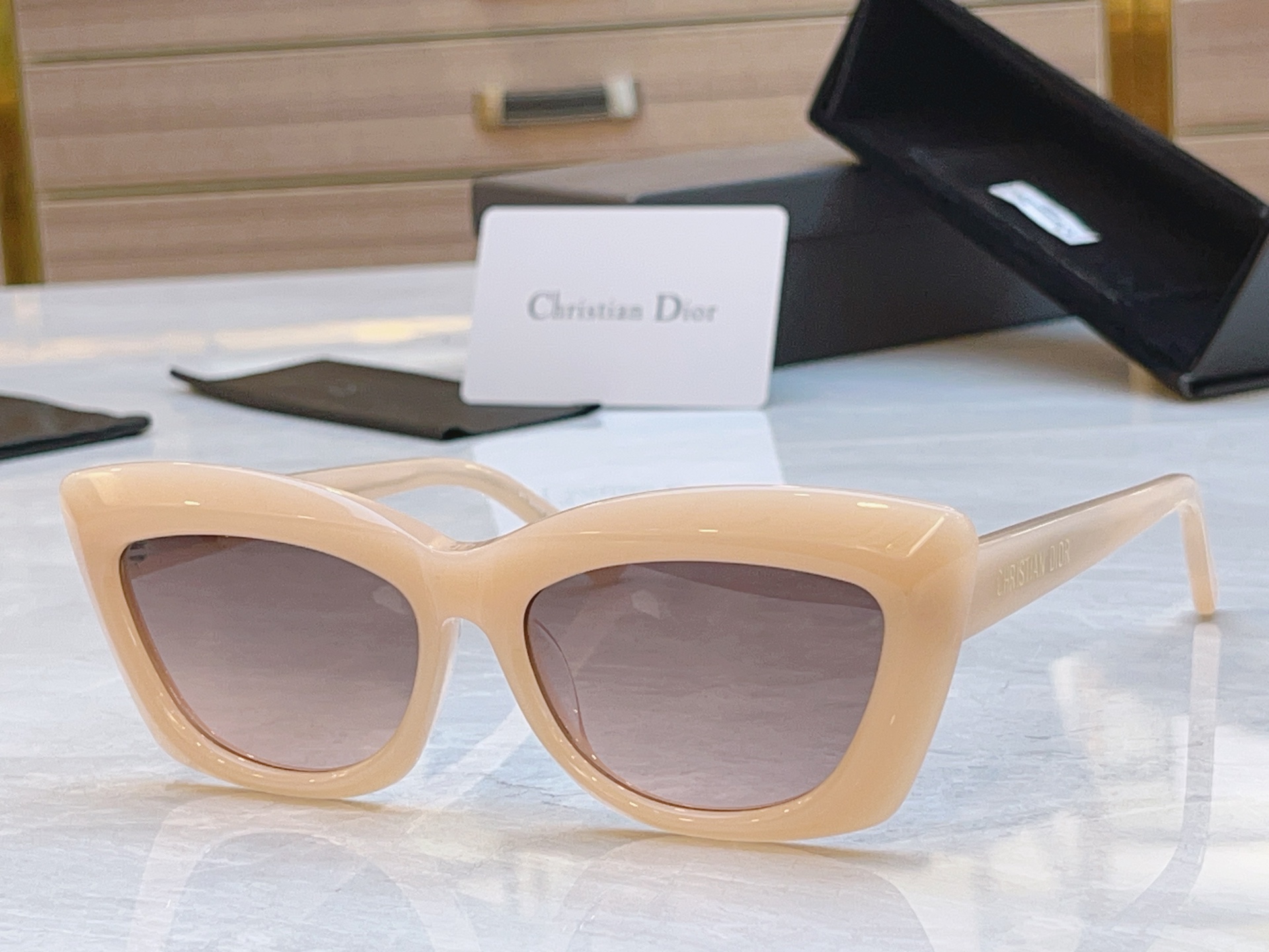 ，【DIO* 】迪*奥新款太阳镜，MODEL：CDMidnight B3F，SIZE：55口17-145