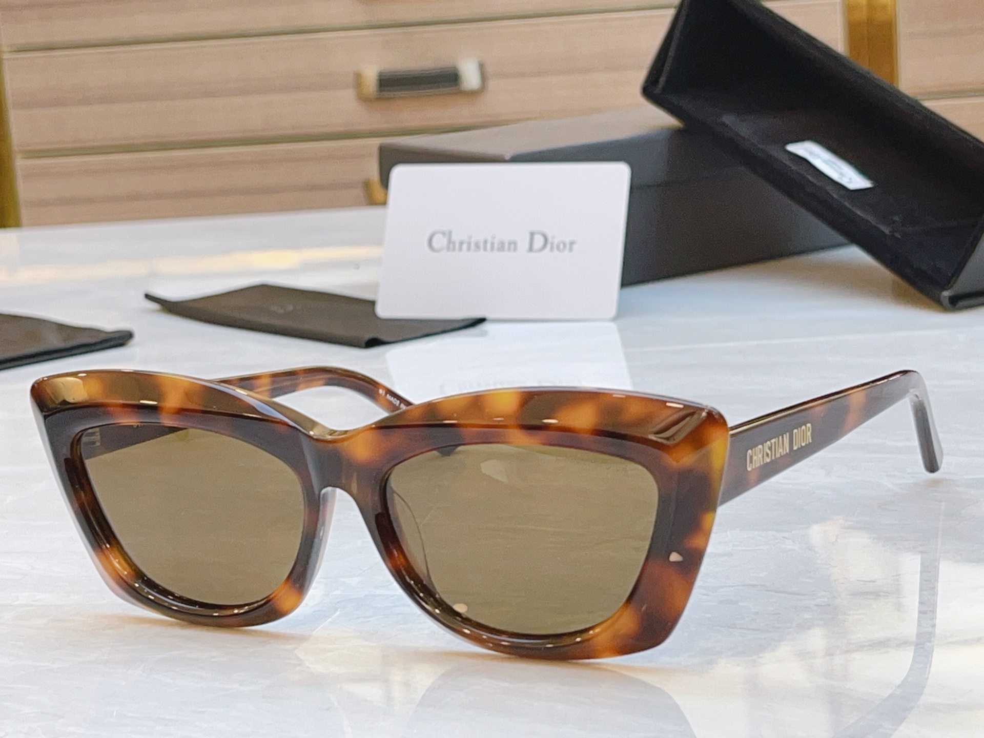 ，【DIO* 】迪*奥新款太阳镜，MODEL：CDMidnight B3F，SIZE：55口17-145