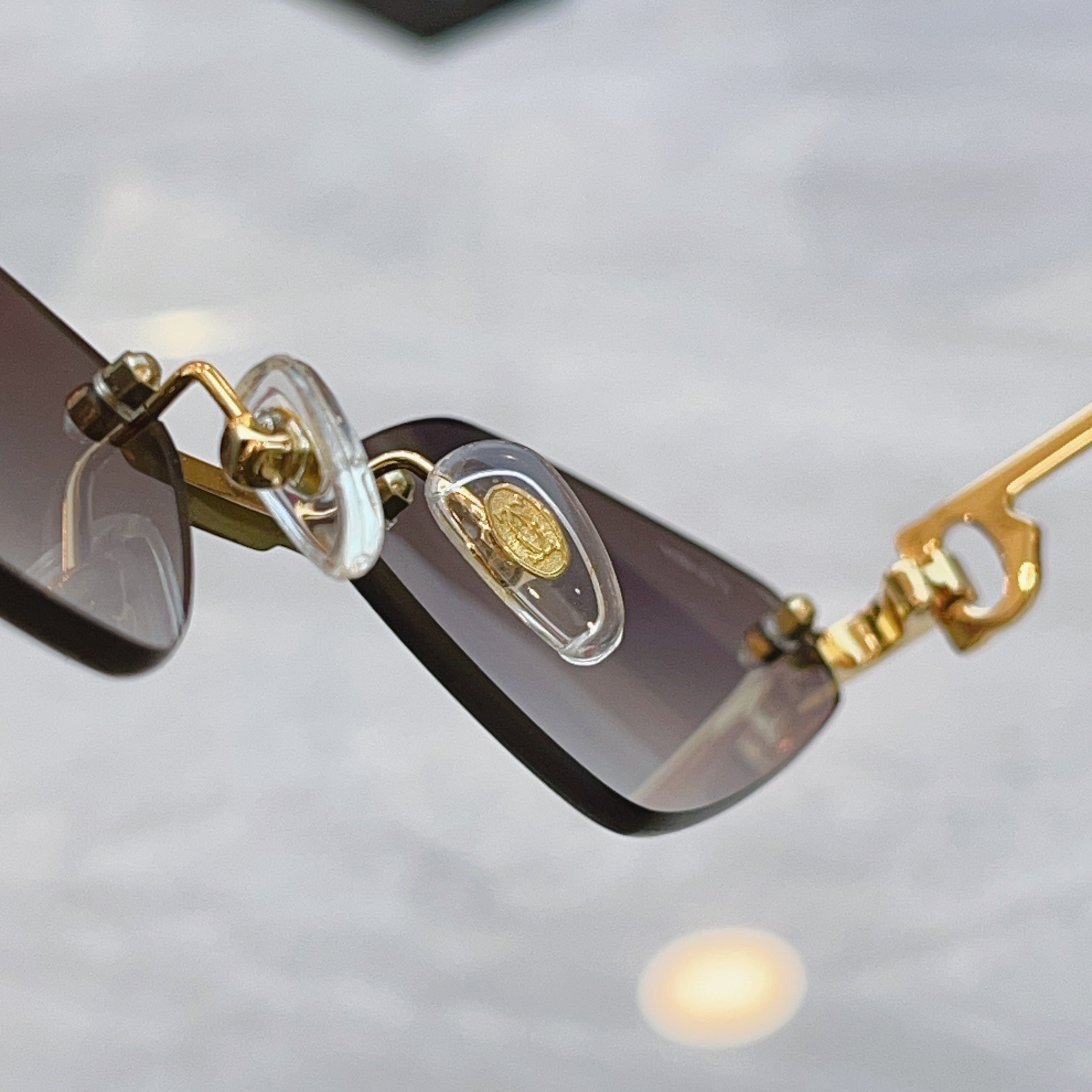 变色，【CARTIE*】卡地*亚新款太阳镜，CT0659S，size: 56口17-143