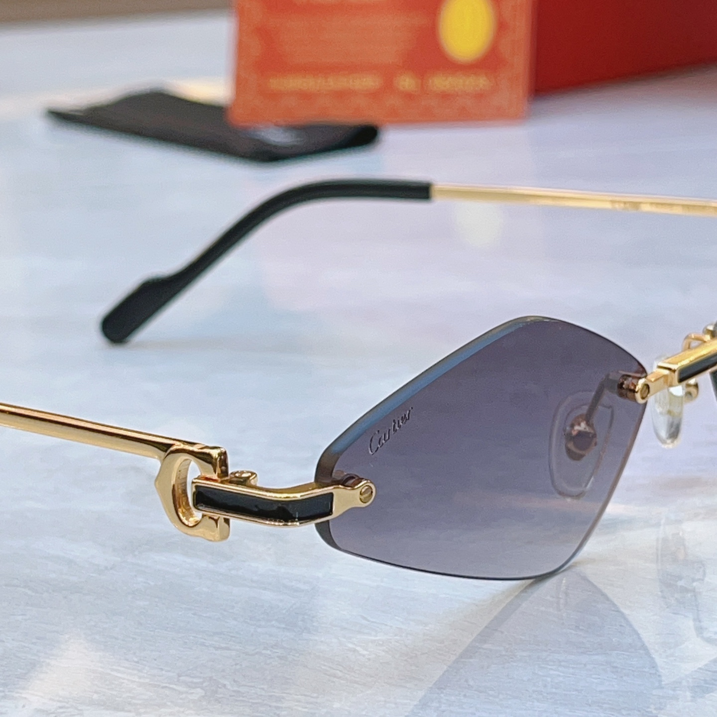 变色，【CARTIE*】卡地*亚新款太阳镜，CT0659S，size: 56口17-143