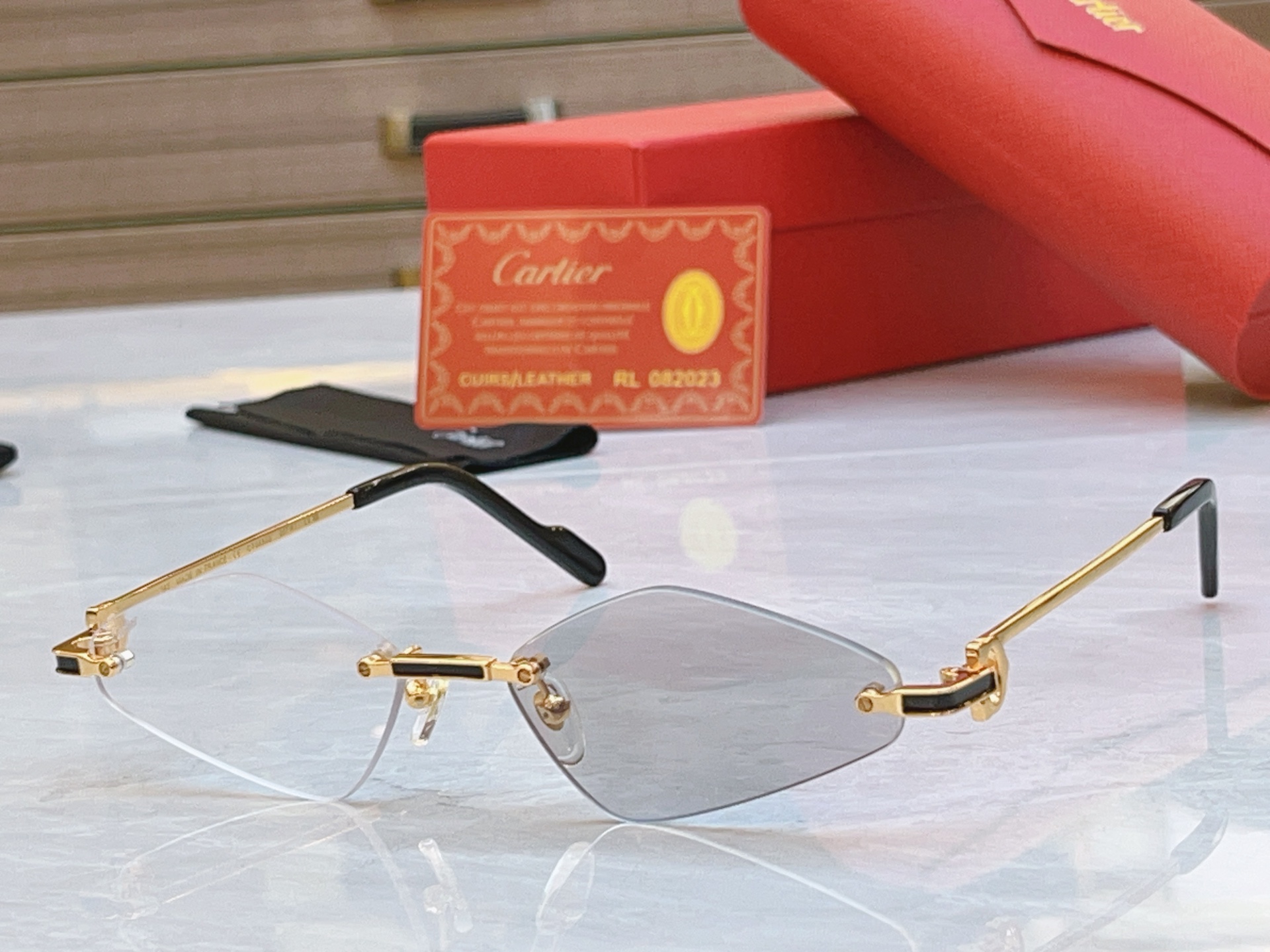变色，【CARTIE*】卡地*亚新款太阳镜，CT0659S，size: 56口17-143