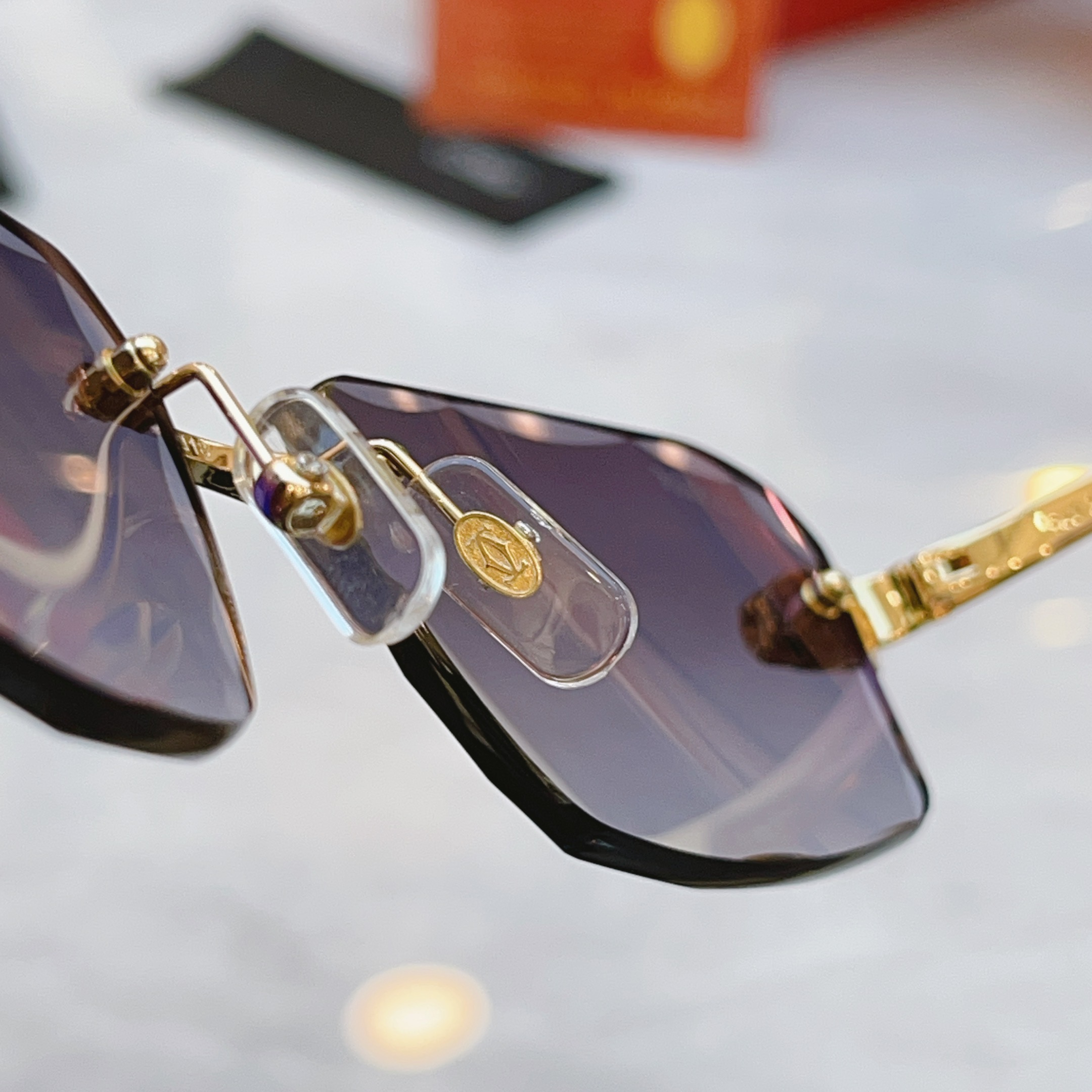 ，【CARTIE*】卡地*亚新款太阳镜，Mod:CT0494O，Size:56口18-140