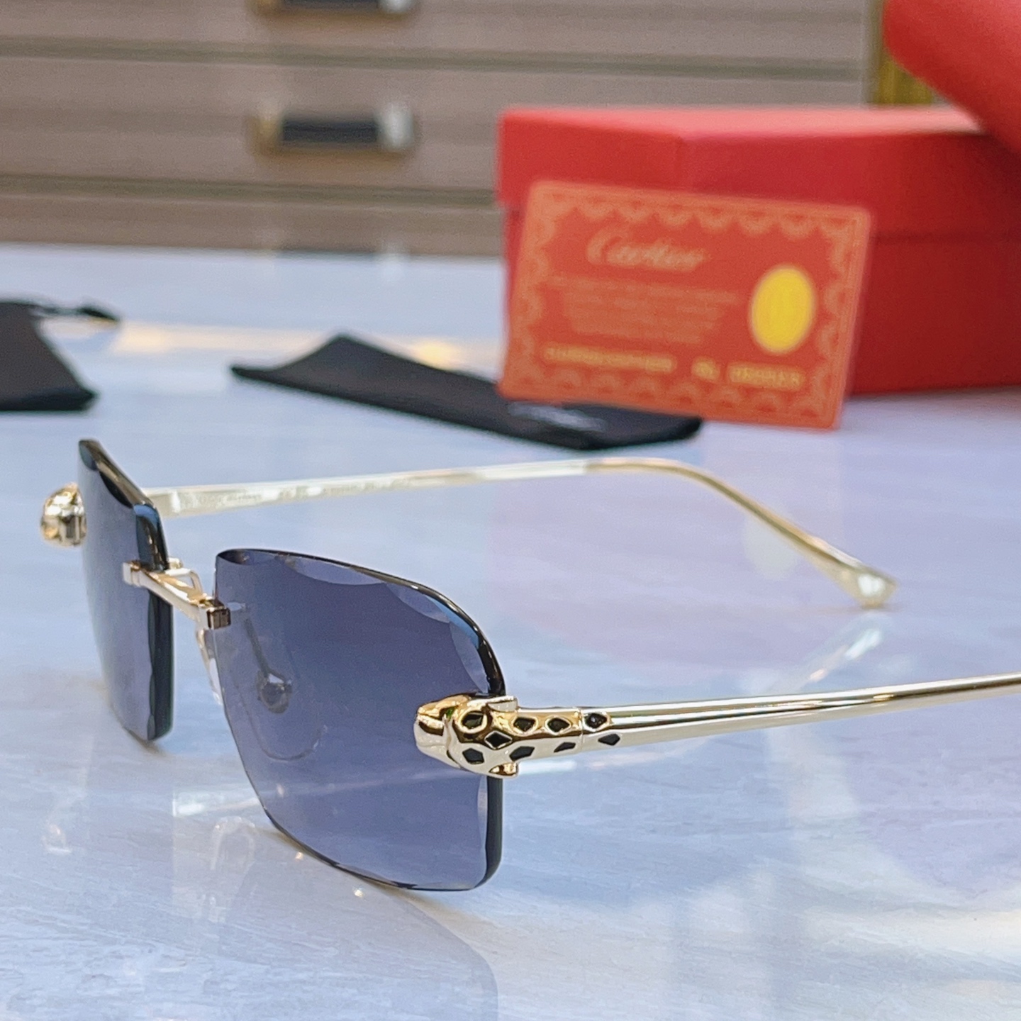 ，【CARTIE*】卡地*亚新款太阳镜，Mod:CT0494O，Size:56口18-140