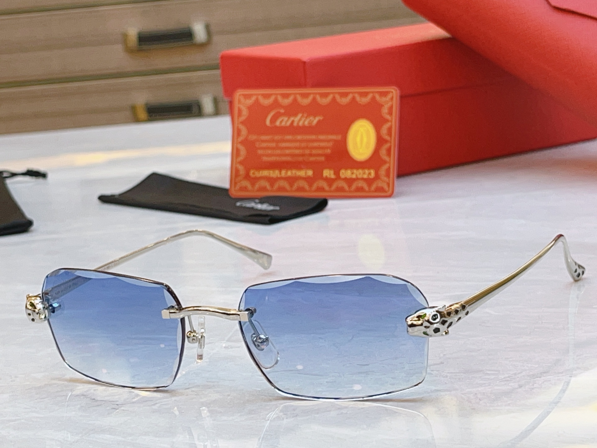 ，【CARTIE*】卡地*亚新款太阳镜，Mod:CT0494O，Size:56口18-140