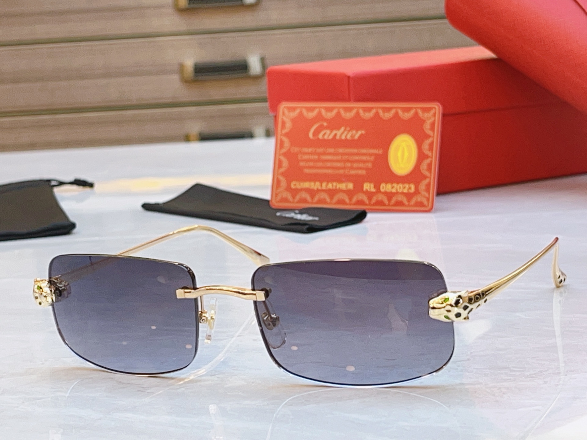 ，【CARTIE*】卡地*亚新款太阳镜，Mod:CT0495O，Size:57口18-140