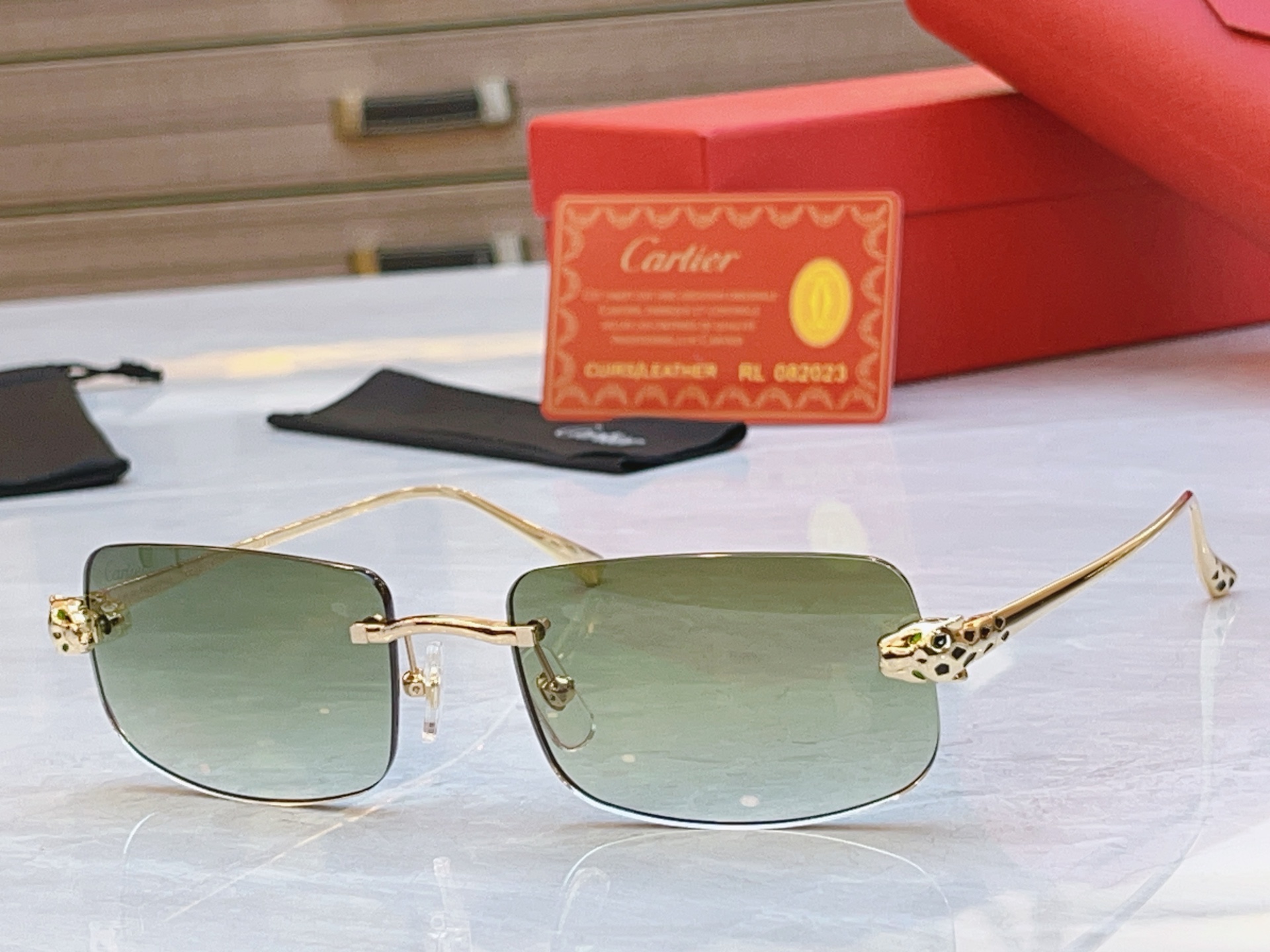 ，【CARTIE*】卡地*亚新款太阳镜，Mod:CT0495O，Size:57口18-140