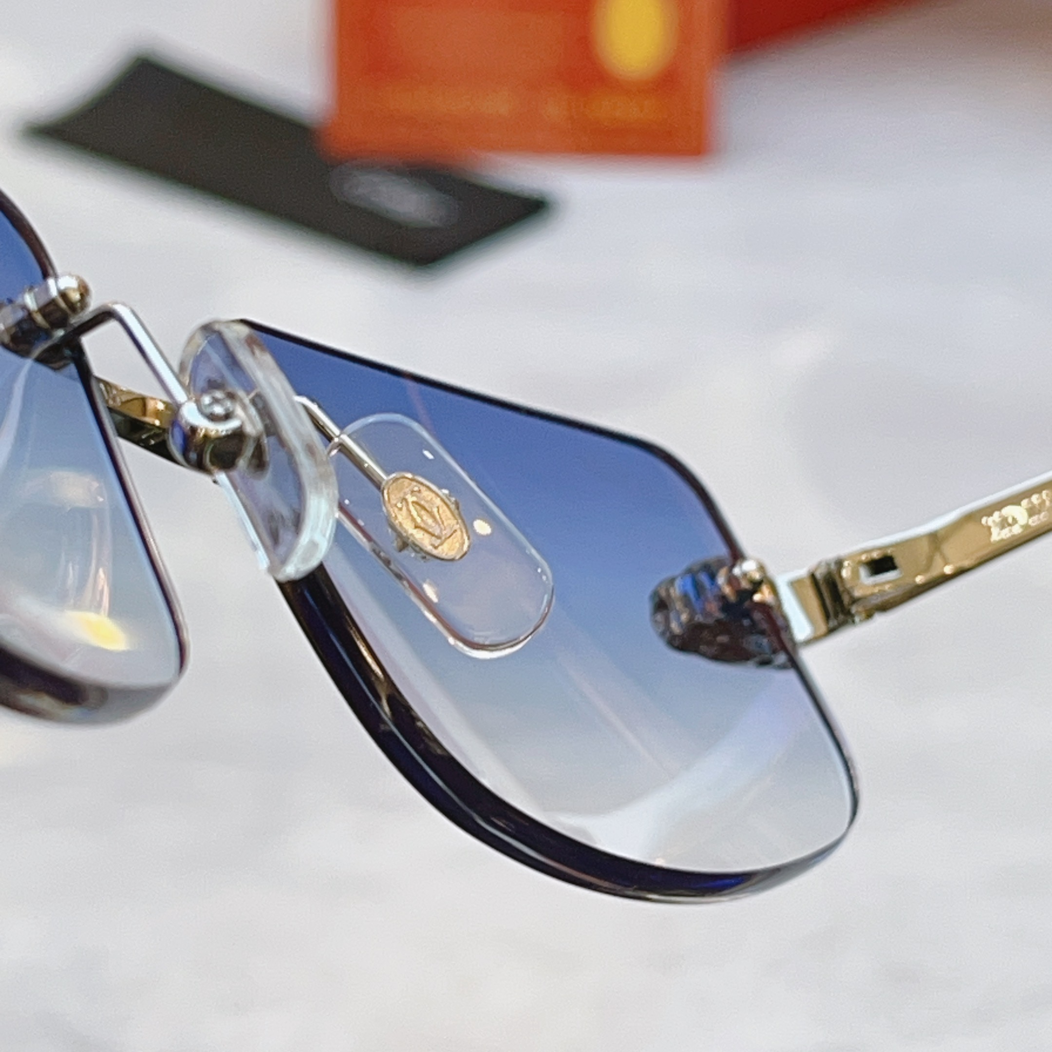 ，【CARTIE*】卡地*亚新款太阳镜，Mod:CT0495O，Size:57口18-140