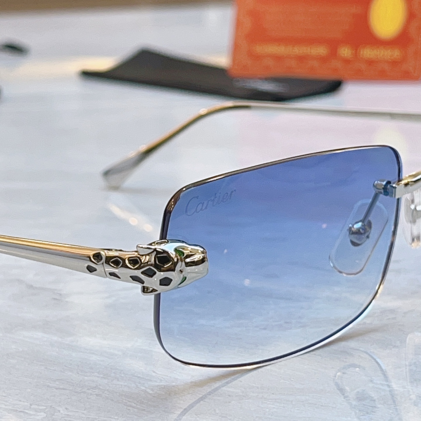 ，【CARTIE*】卡地*亚新款太阳镜，Mod:CT0495O，Size:57口18-140