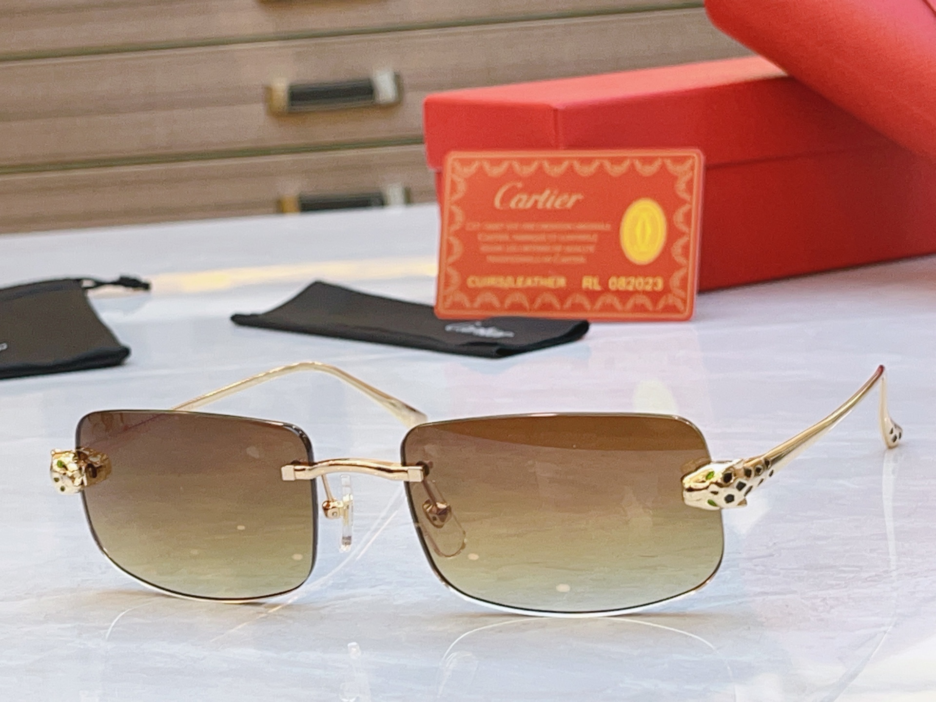 ，【CARTIE*】卡地*亚新款太阳镜，Mod:CT0495O，Size:57口18-140