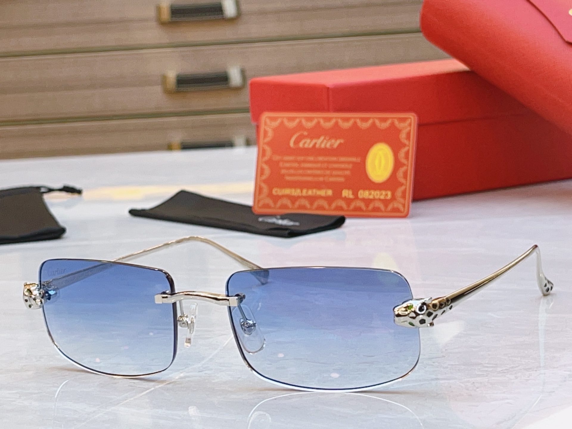 ，【CARTIE*】卡地*亚新款太阳镜，Mod:CT0495O，Size:57口18-140