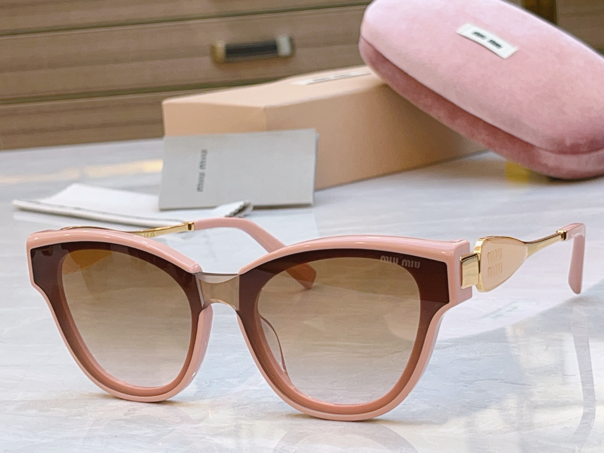 NO:374838,,【MIUMI*】Miao*Miao's new sunglasses, Mod:MU 1708LV, SIZE: 51-mouth 22-142 glasses sunglasses, glasses, louis vuitton, miumiu19860909,【MIUMI*】缪*缪新款太阳镜,Mod:MU 1708LV,SIZE:51口22-142眼镜墨镜太阳镜,眼镜,louis vuitton,miumiu,glasses