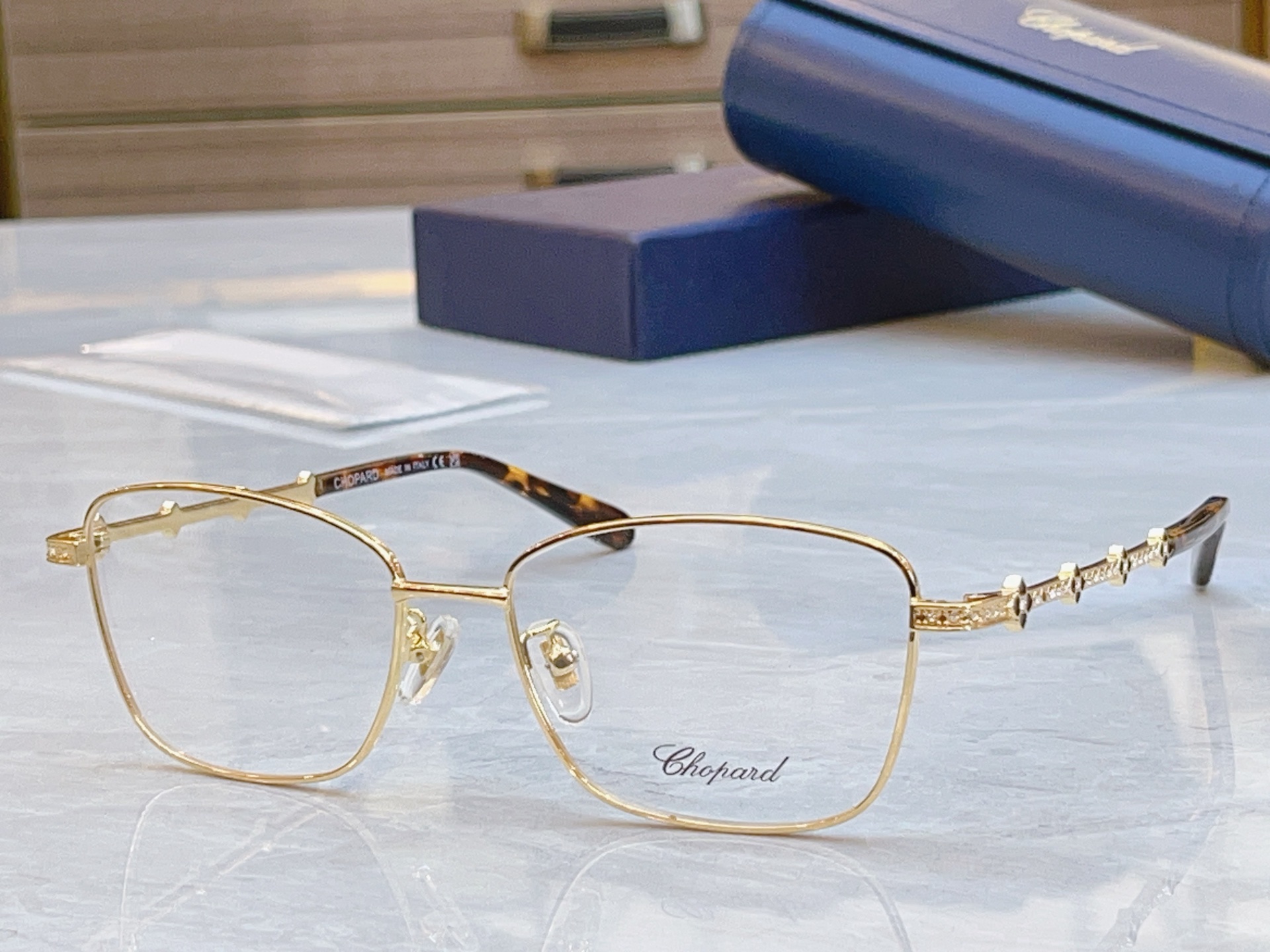 ，【ChoPar*】肖*邦新款太阳镜，MODEL：VCHG65S，SIZE：53口17-140