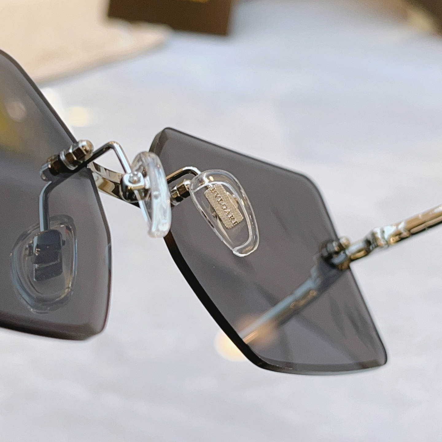 ，【BVLGA*】宝格*丽新款太阳镜，MODEL：BV 9021B，SIZE：61口17-145