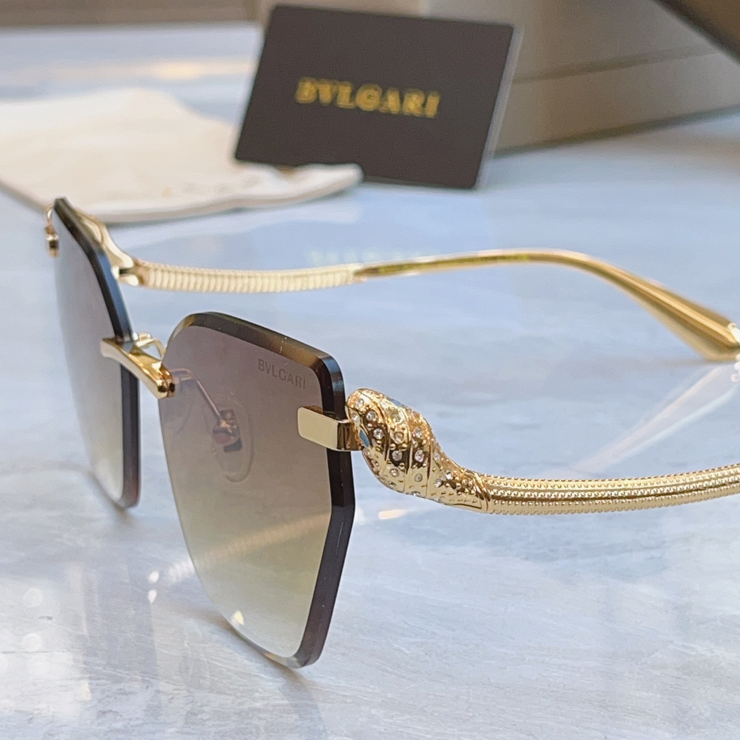 ，【BVLGA*】宝格*丽新款太阳镜，MODEL：BV 1428LU，SIZE：60口16-138