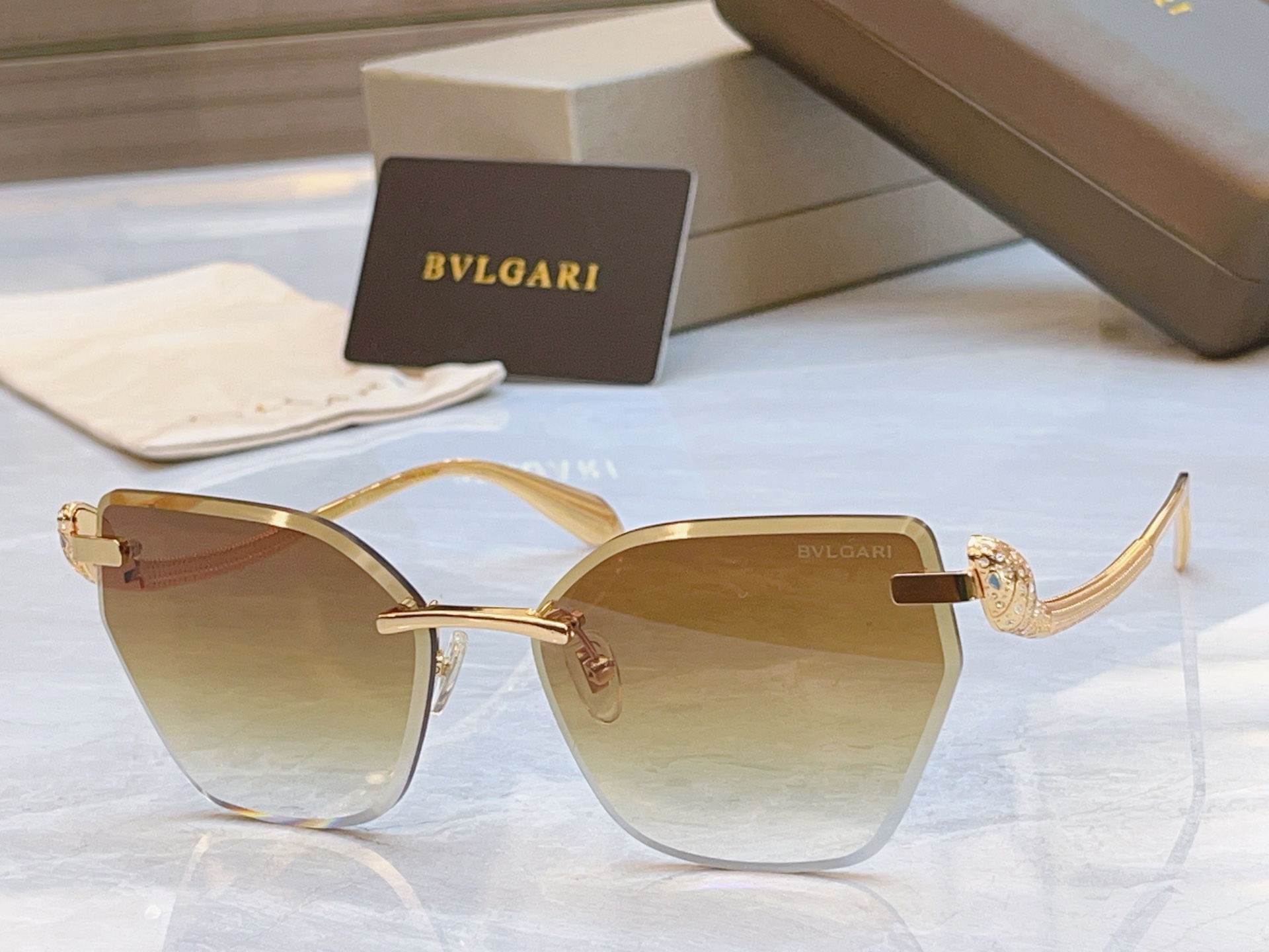 ，【BVLGA*】宝格*丽新款太阳镜，MODEL：BV 1428LU，SIZE：60口16-138