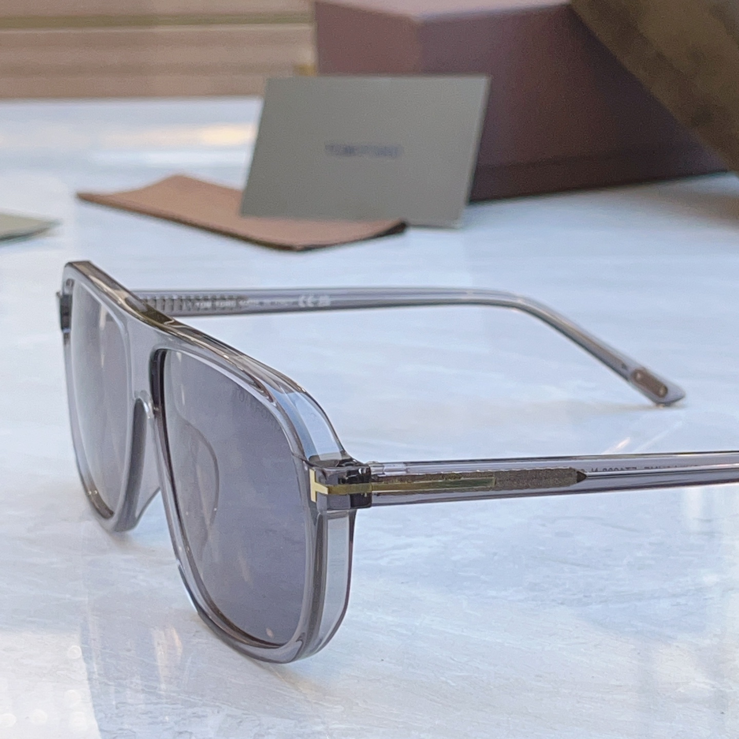 ，【TOM FOR*】汤姆*福特新款太阳镜🕶️，MODEL：FT1208，SIZE：61口12-140