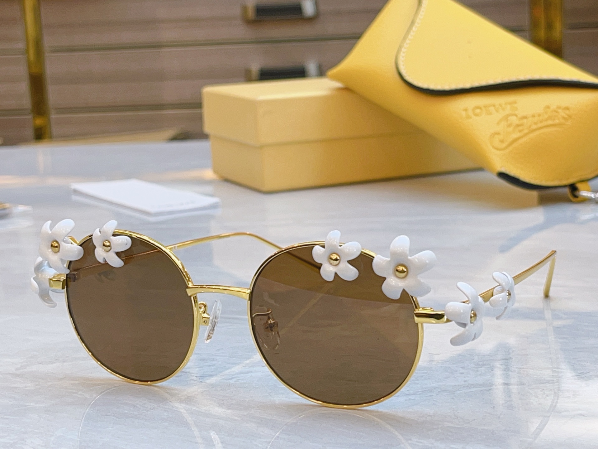 ，【LOEW*】罗意*威新款太阳镜，MODEL：LW40173U，SIZE：50口21-140