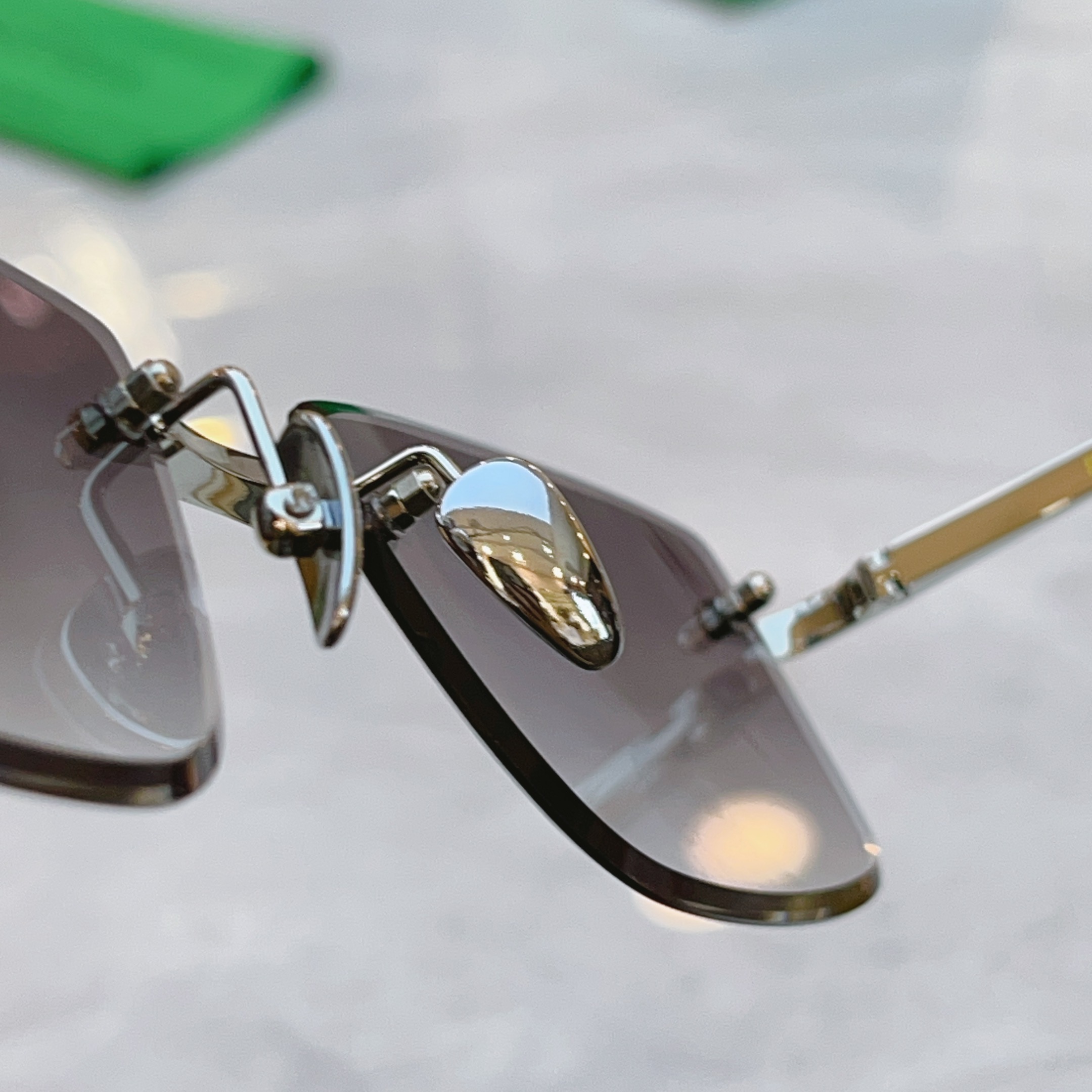 ，【BOTTEGA VENET*】宝缇*嘉新款太阳镜，MODEL：BV1699LA，SIZE：56口17