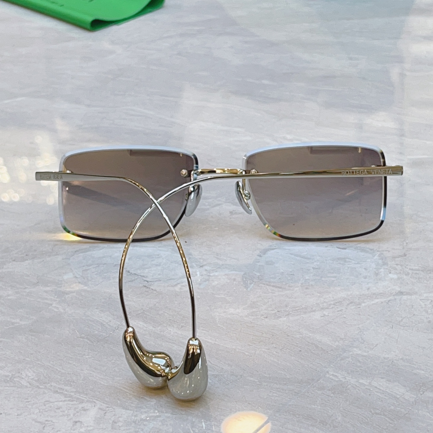 ，【BOTTEGA VENET*】宝缇*嘉新款太阳镜，MODEL：BV1699LA，SIZE：56口17