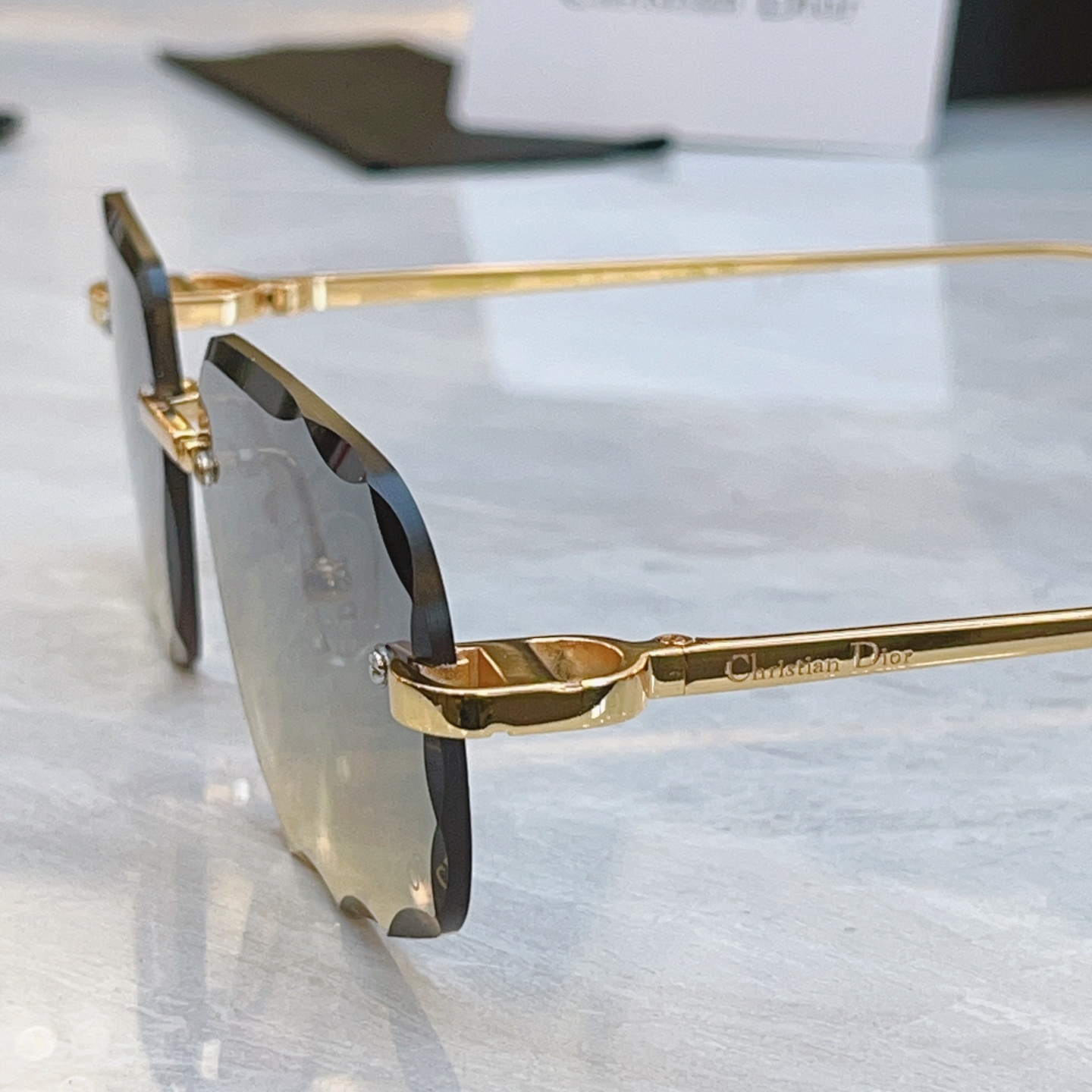 ，【DIO* 】迪*奥新款太阳镜，MODEL：DSGTA58UCR，SIZE：60口17-138