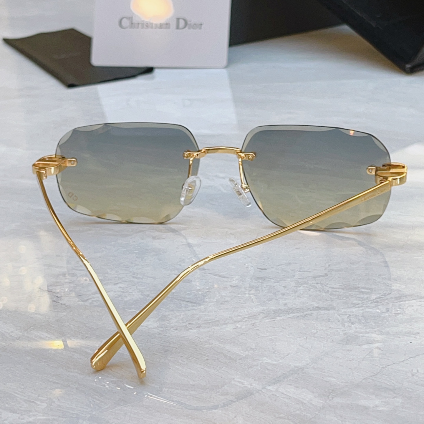 ，【DIO* 】迪*奥新款太阳镜，MODEL：DSGTA58UCR，SIZE：60口17-138